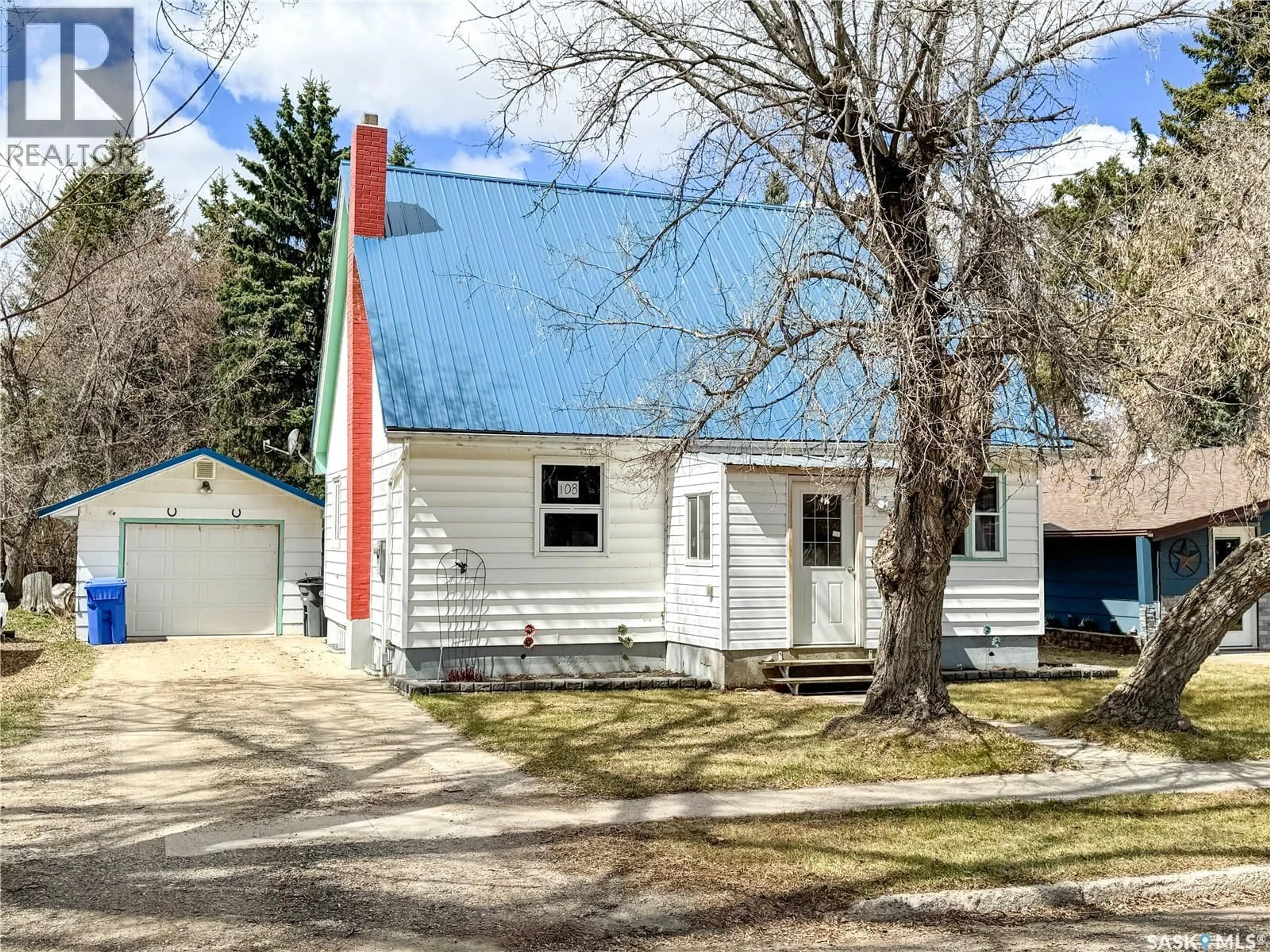 A pic from outside/outdoor area/front of a property/back of a property/a pic from drone, street for 108 CAIRO STREET, Wolseley Saskatchewan S0G5H0