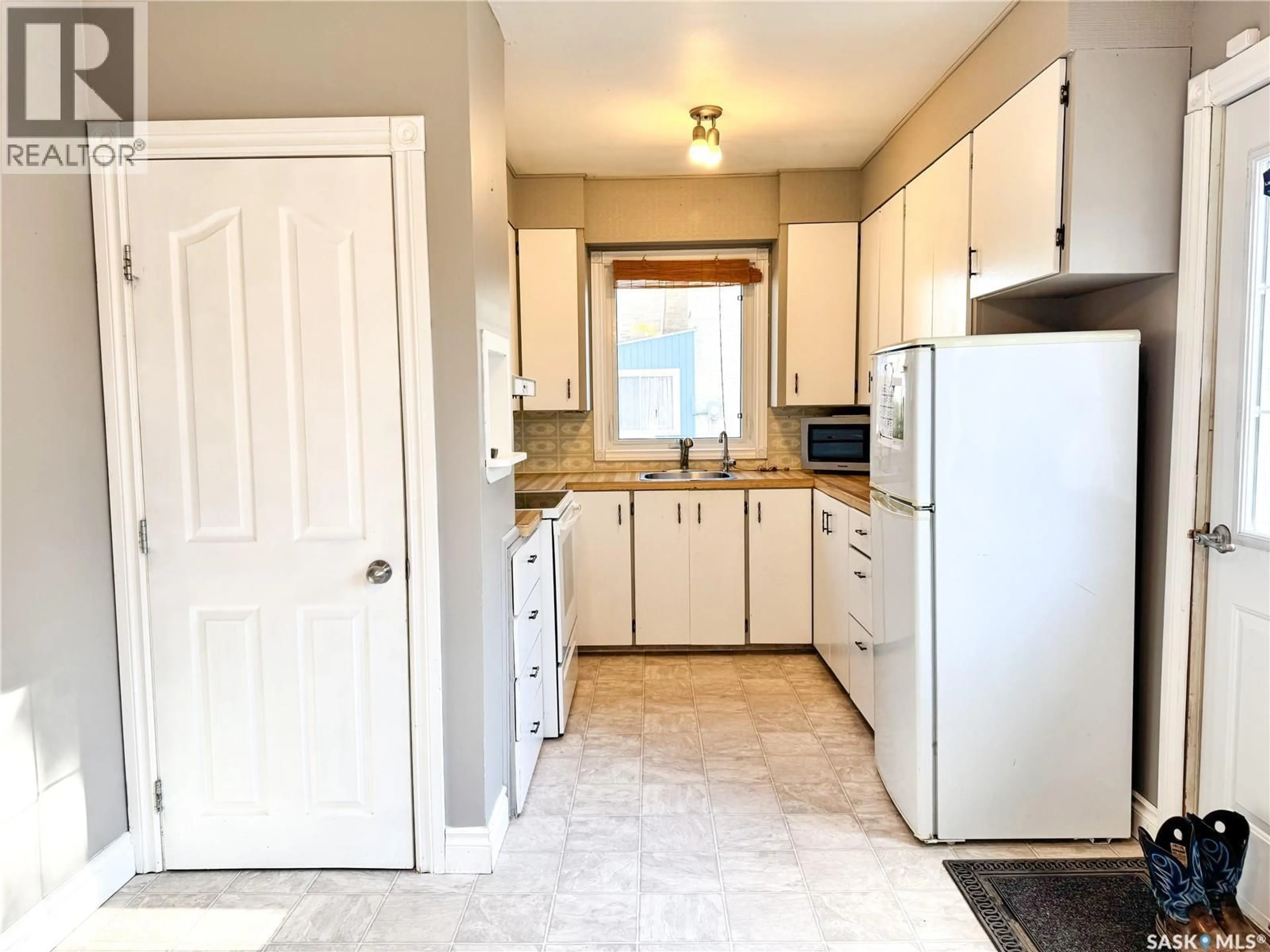Standard kitchen, ceramic/tile floor for 108 CAIRO STREET, Wolseley Saskatchewan S0G5H0