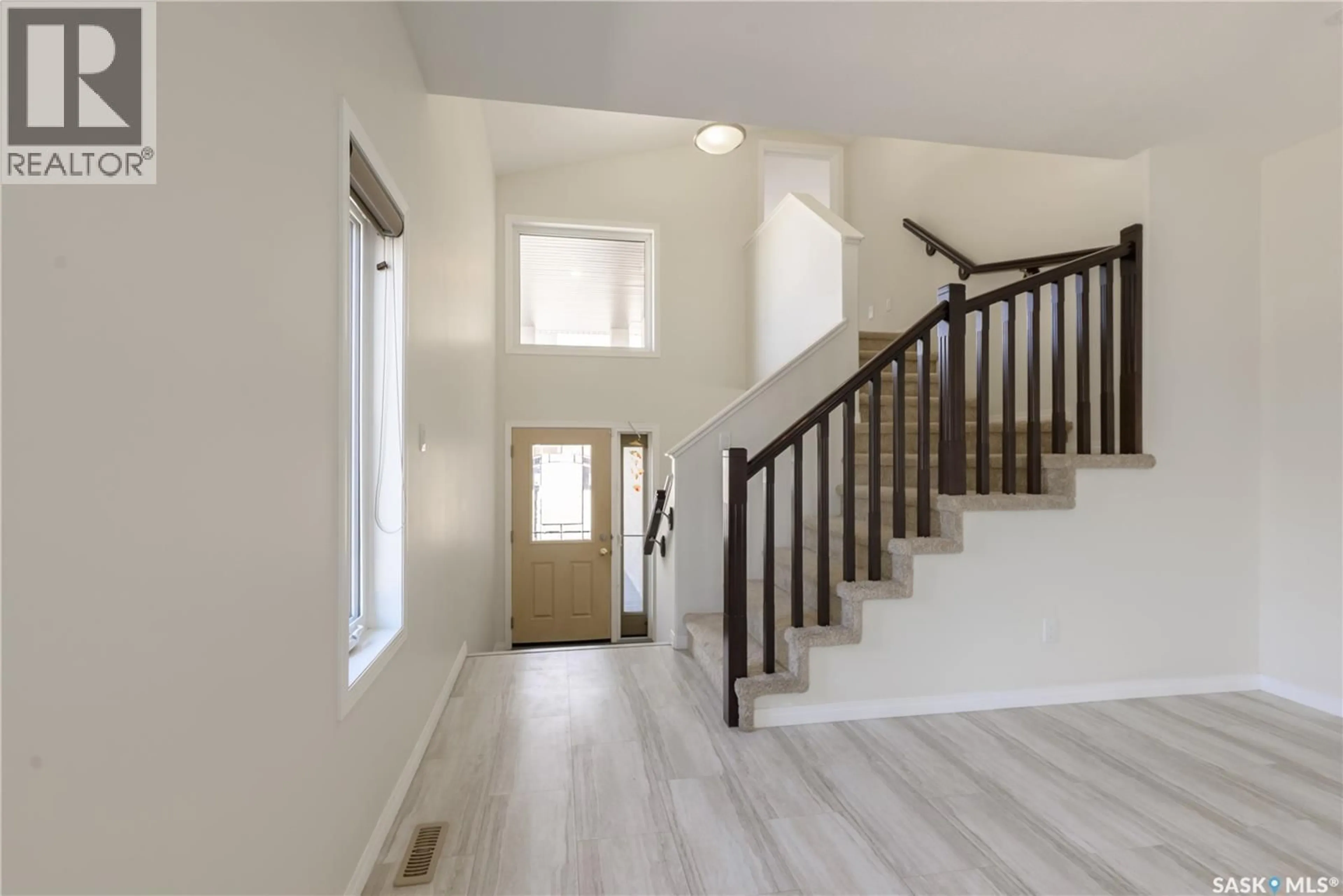 Indoor entryway for 5549 WATERER ROAD, Regina Saskatchewan S4W0N2