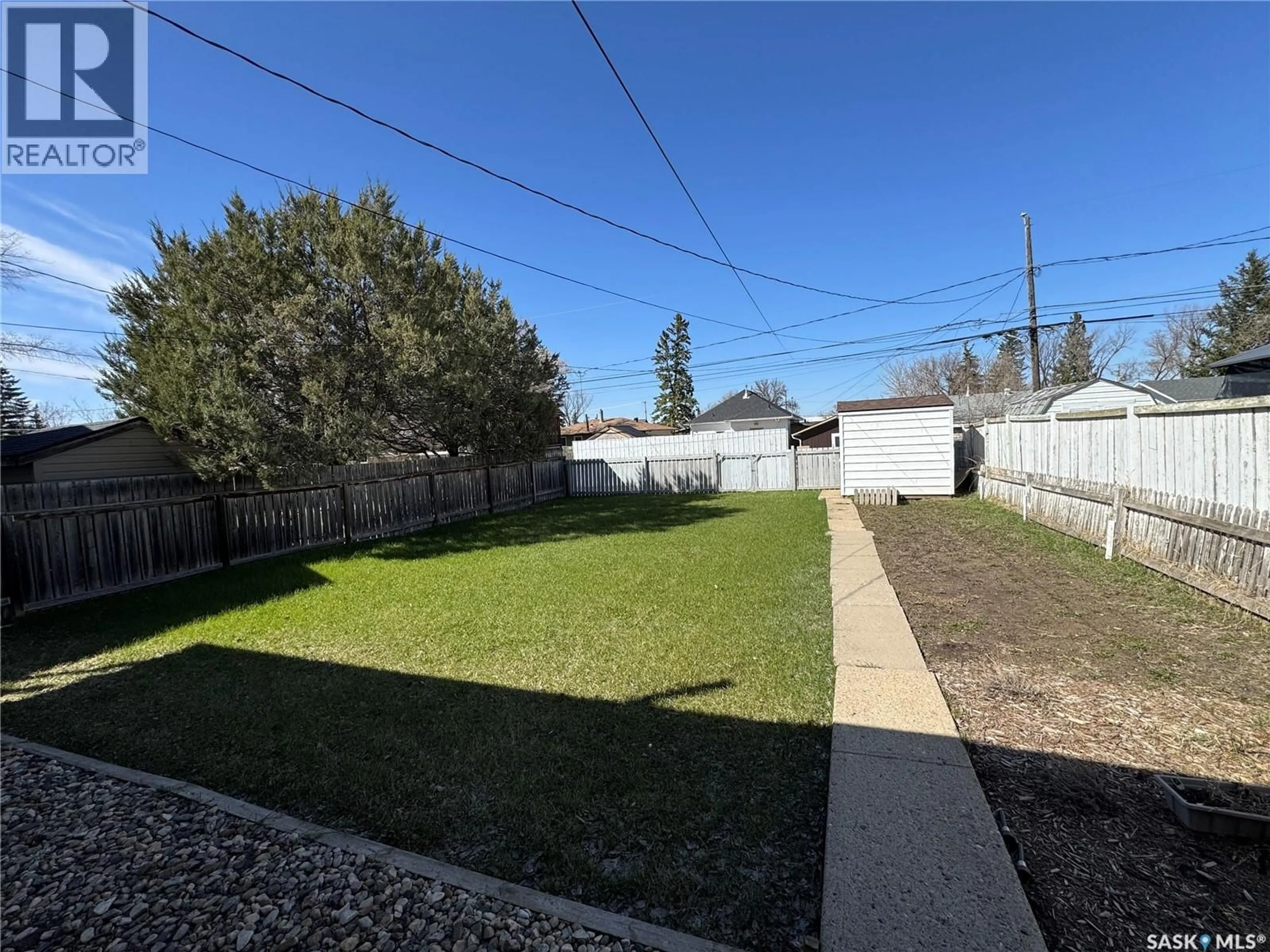 A pic from outside/outdoor area/front of a property/back of a property/a pic from drone, street for 505 2ND AVENUE, Assiniboia Saskatchewan S0H0B0