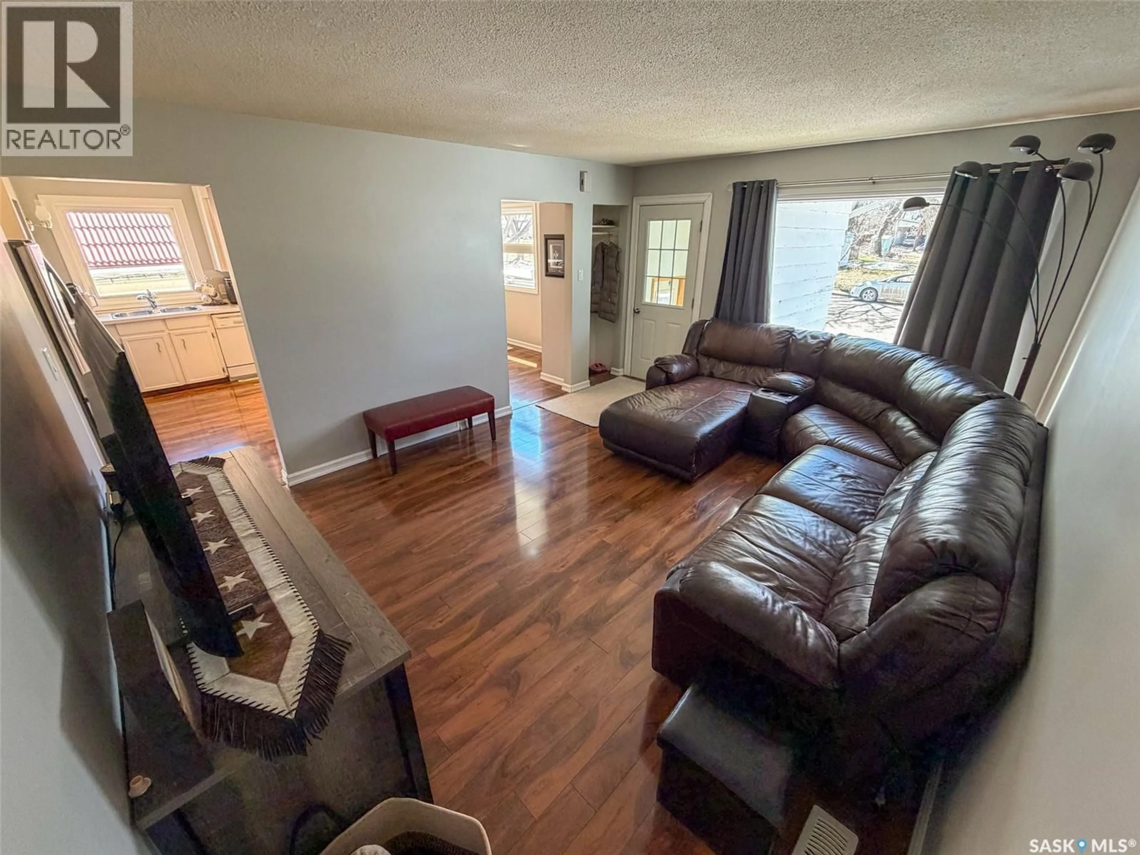 Living room with furniture, unknown for 420 1ST STREET, Shaunavon Saskatchewan S0N2M0