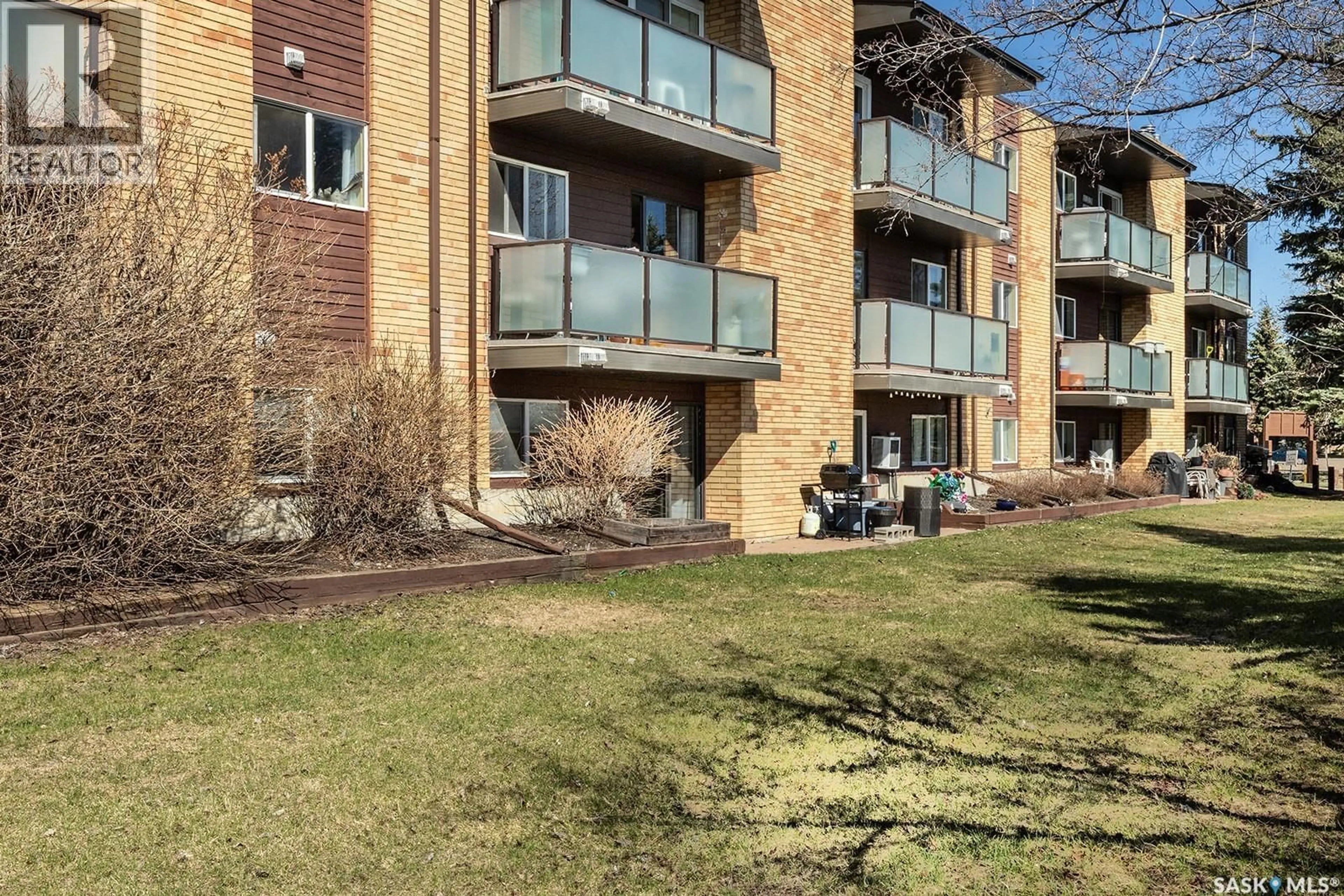 Patio, unknown for 102 - 411 TAIT COURT, Saskatoon Saskatchewan S7H5L3