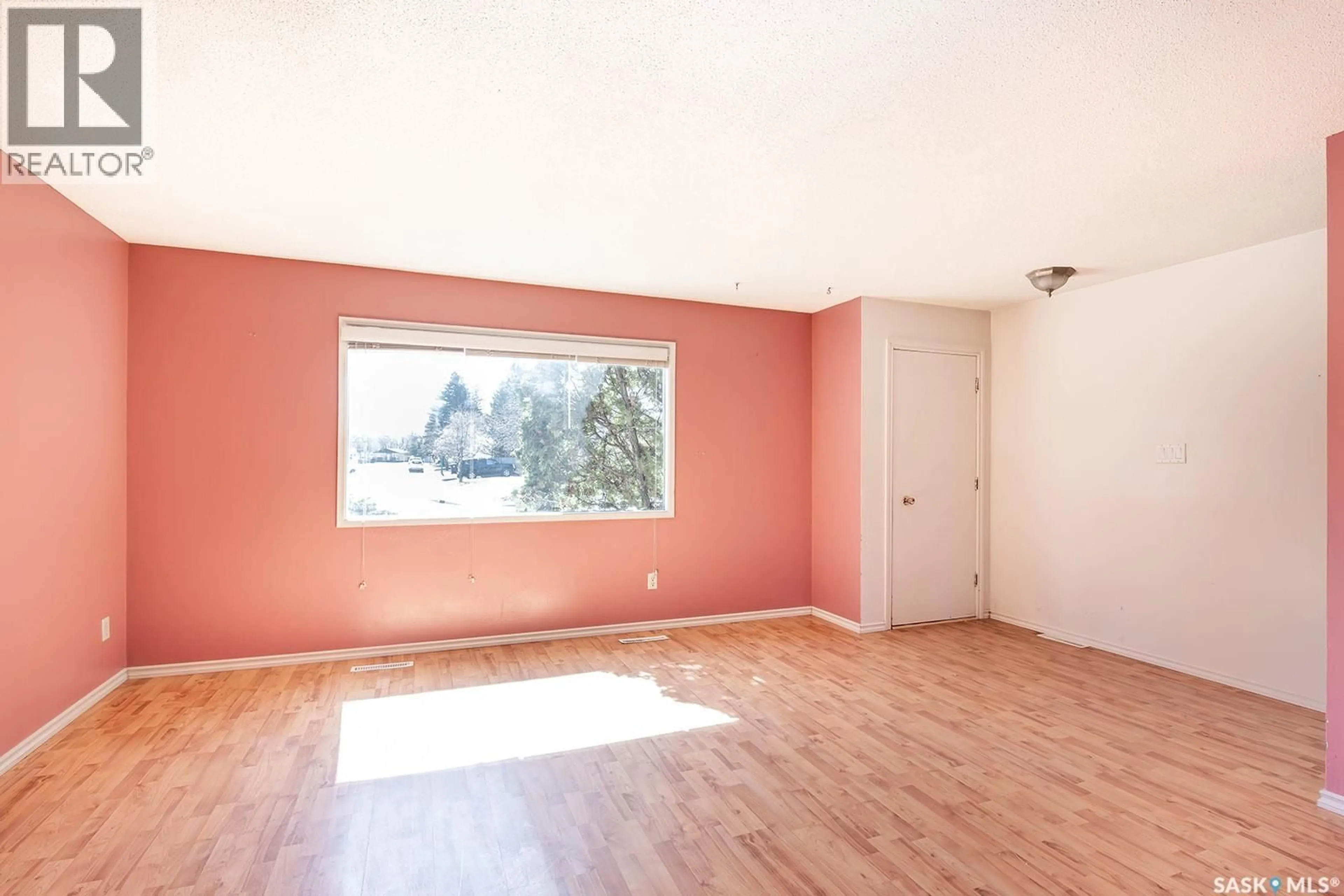 A pic of a room for 1742 RICHARDSON ROAD, Saskatoon Saskatchewan S7L4B5