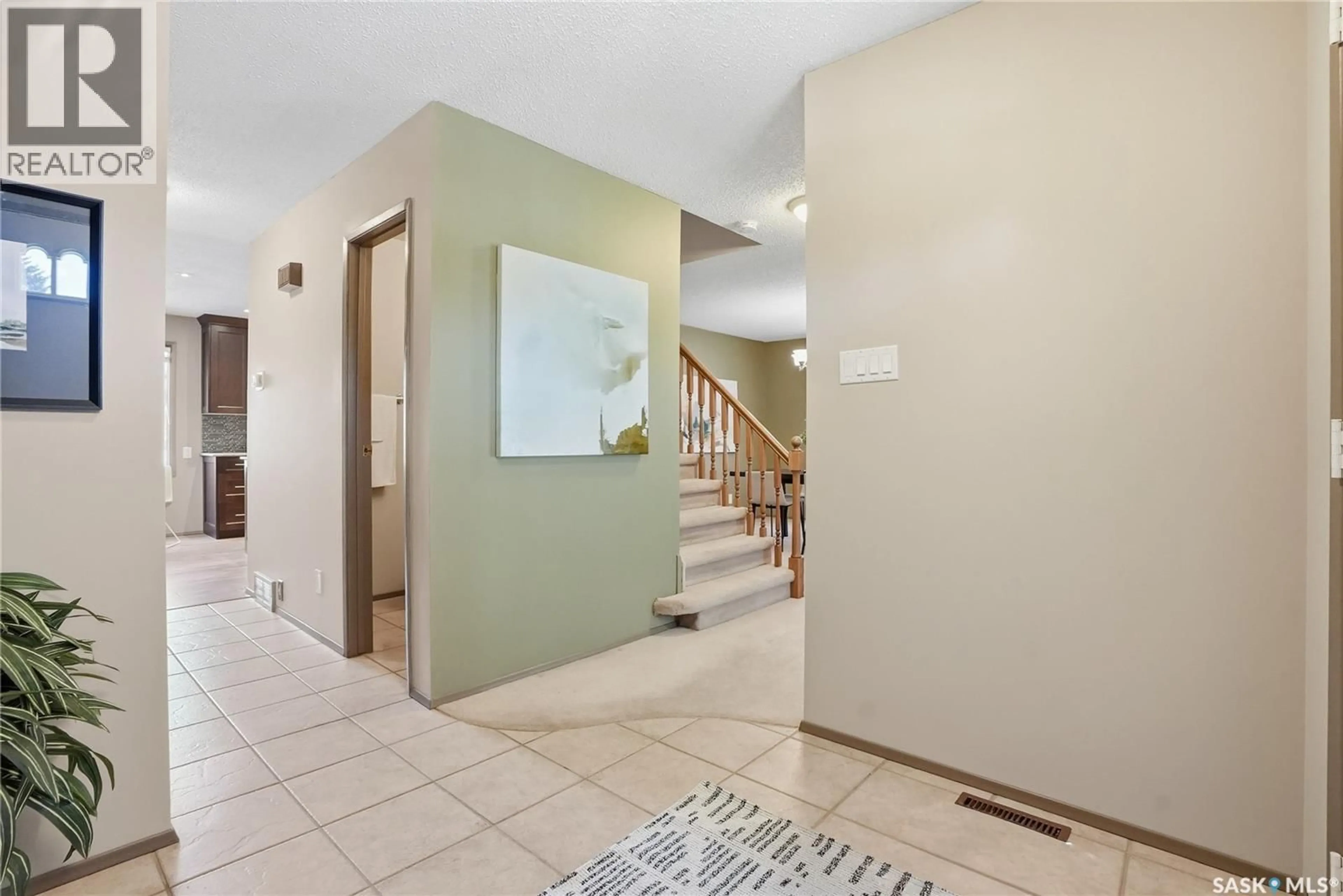 Indoor entryway for 238 HAIGHT PLACE, Saskatoon Saskatchewan S7H4W2