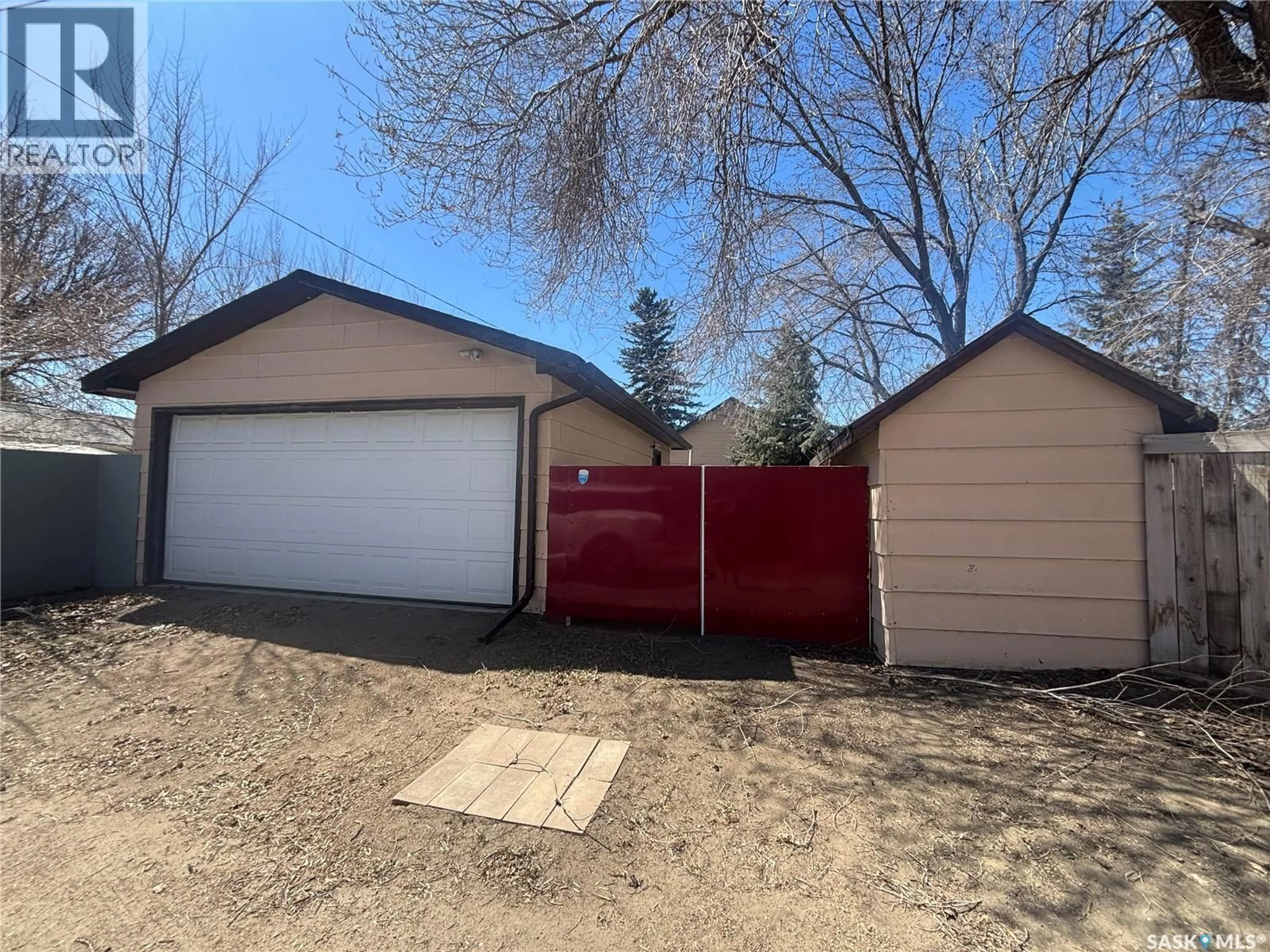 Shed for 906 WELDON AVENUE, Saskatoon Saskatchewan S7M2V6
