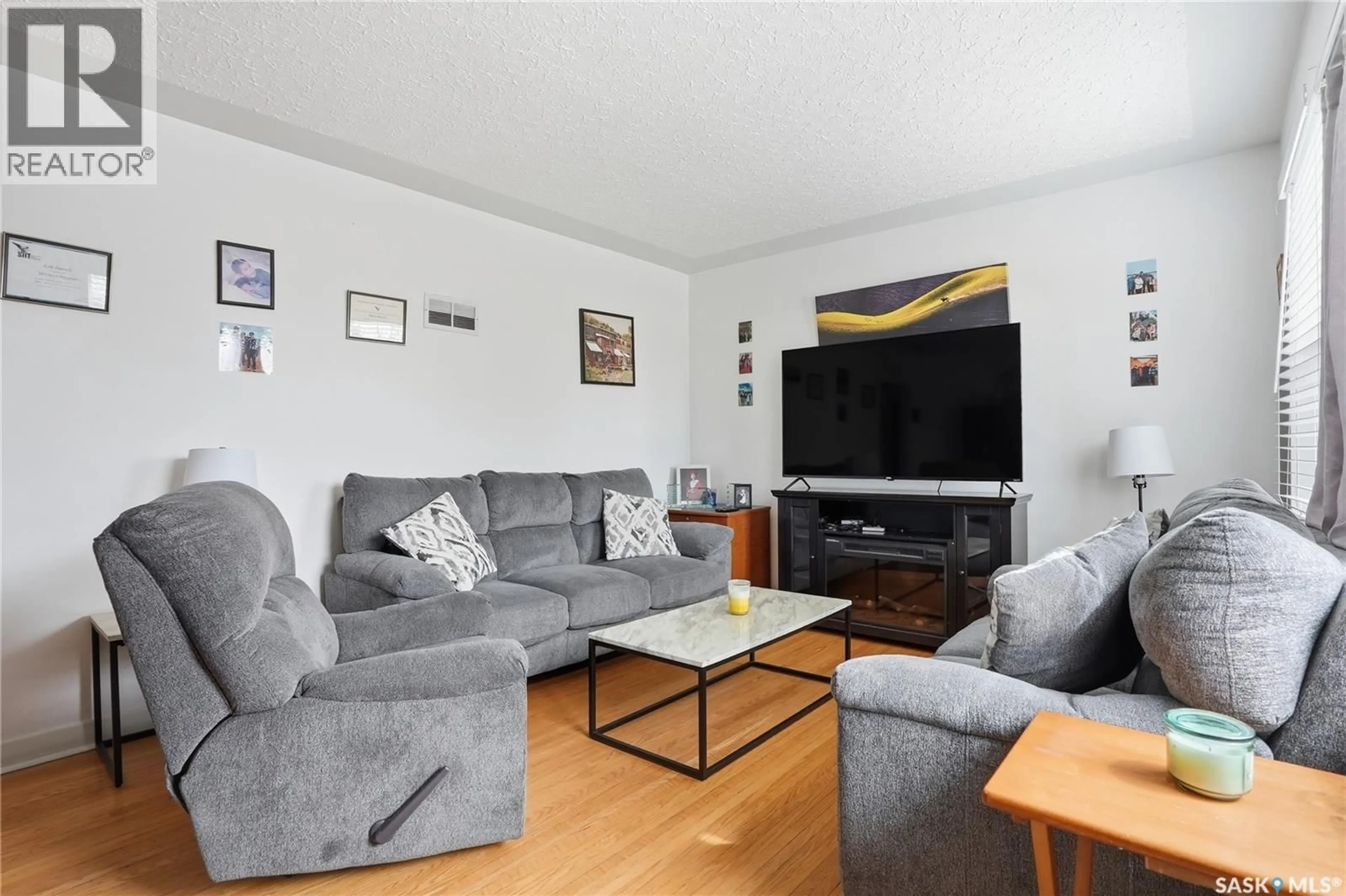 Living room with furniture, unknown for 1011 1ST STREET, Saskatoon Saskatchewan V0R1X2
