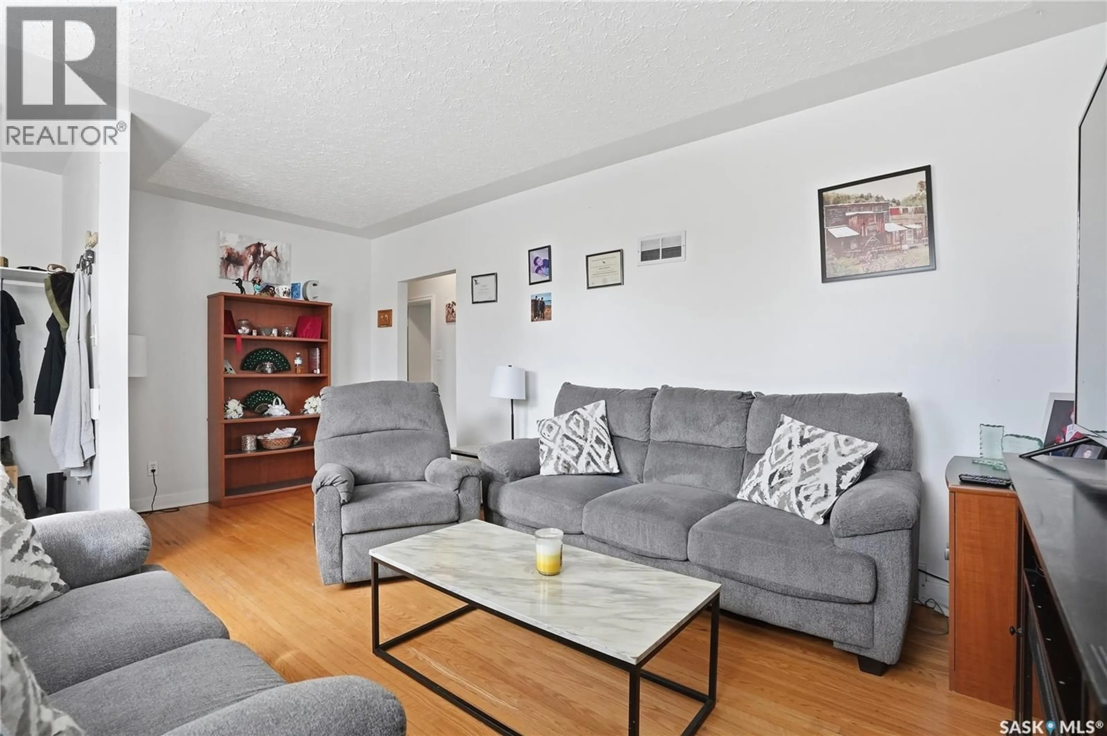 Living room with furniture, unknown for 1011 1ST STREET, Saskatoon Saskatchewan V0R1X2