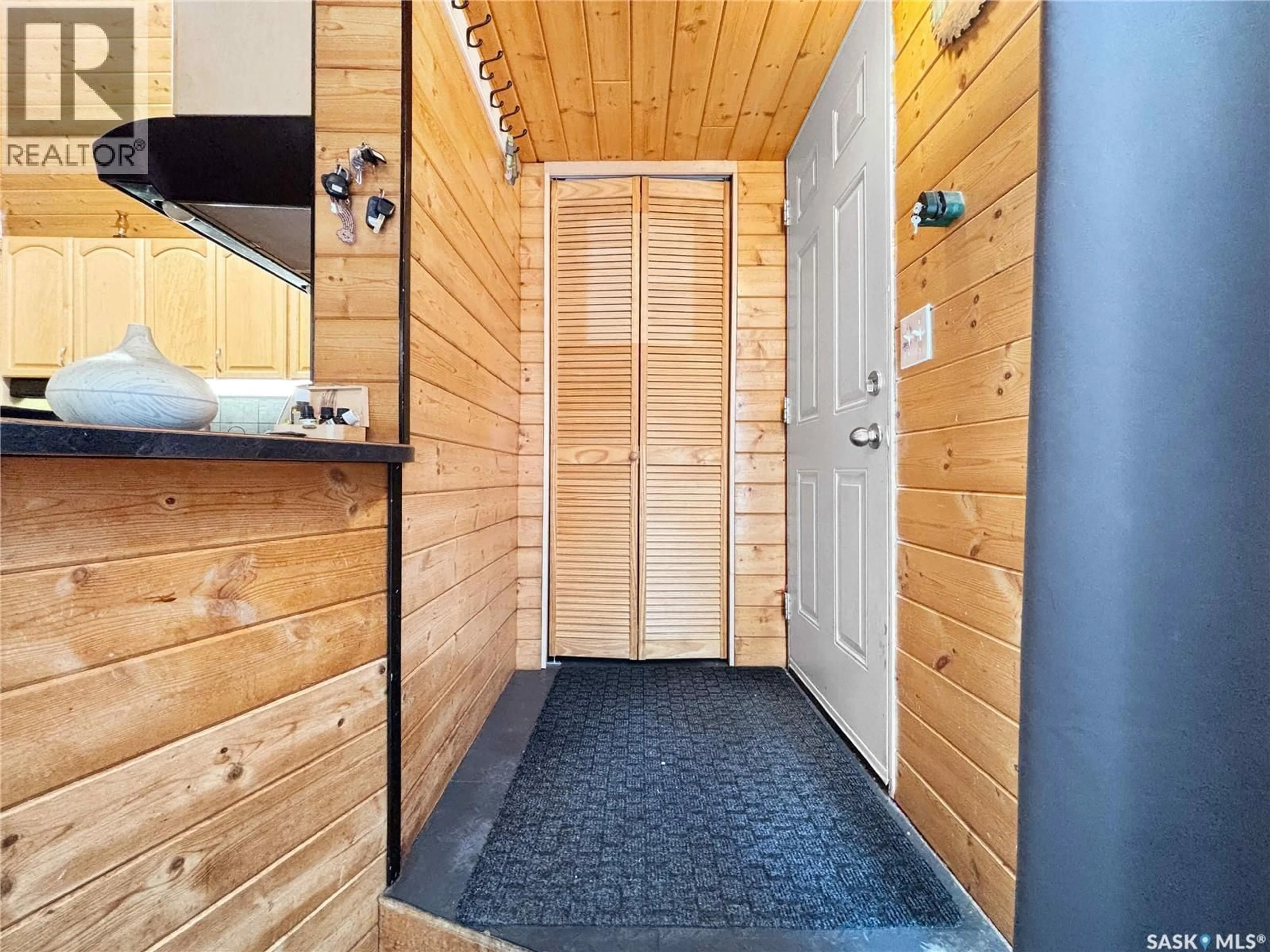 Indoor entryway for STRUNK ACREAGE, Dundurn Rm No. 314 Saskatchewan S7K1M2