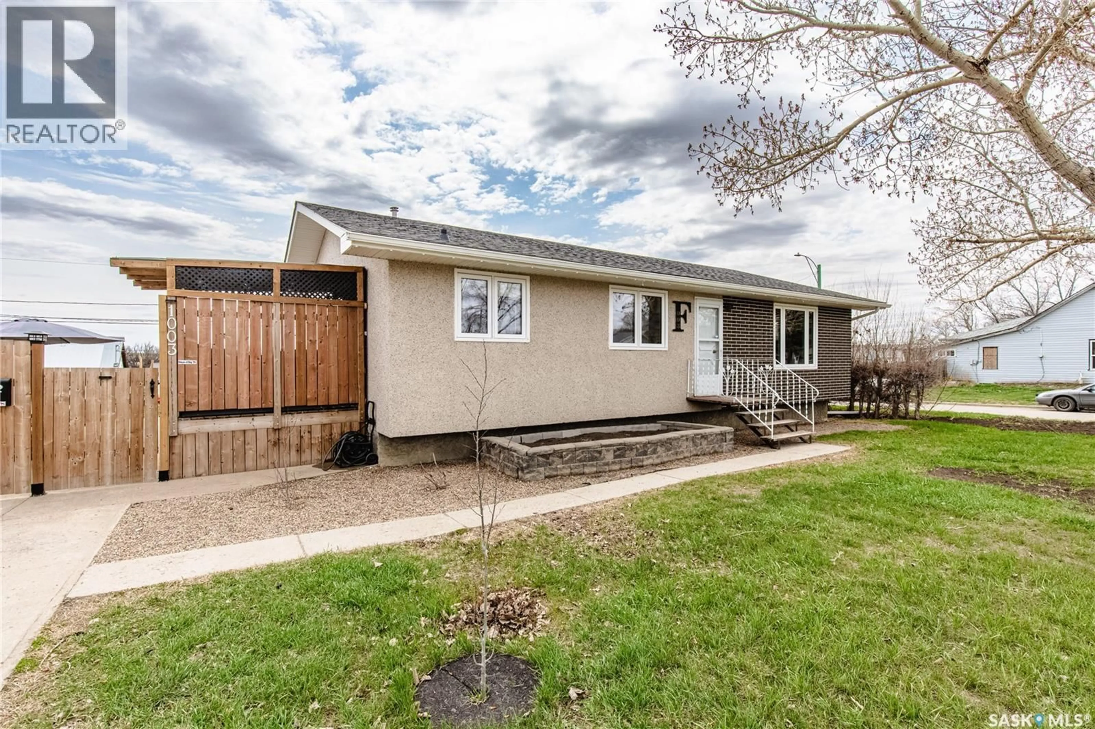 Unknown for 1003 OMINICA STREET, Moose Jaw Saskatchewan S6H0J4