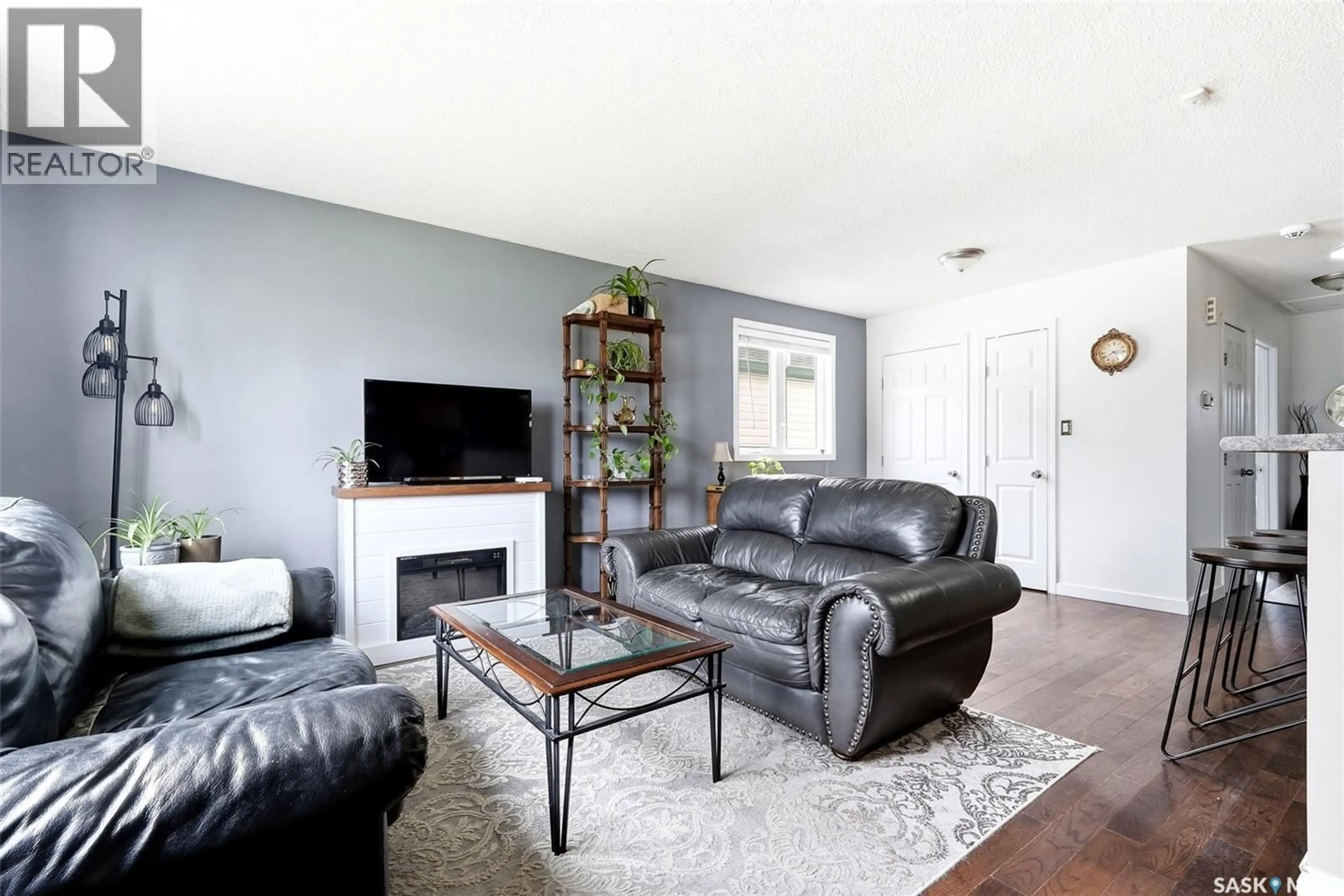Living room with furniture, unknown for 1266 BRODER STREET, Regina Saskatchewan S4N3R2