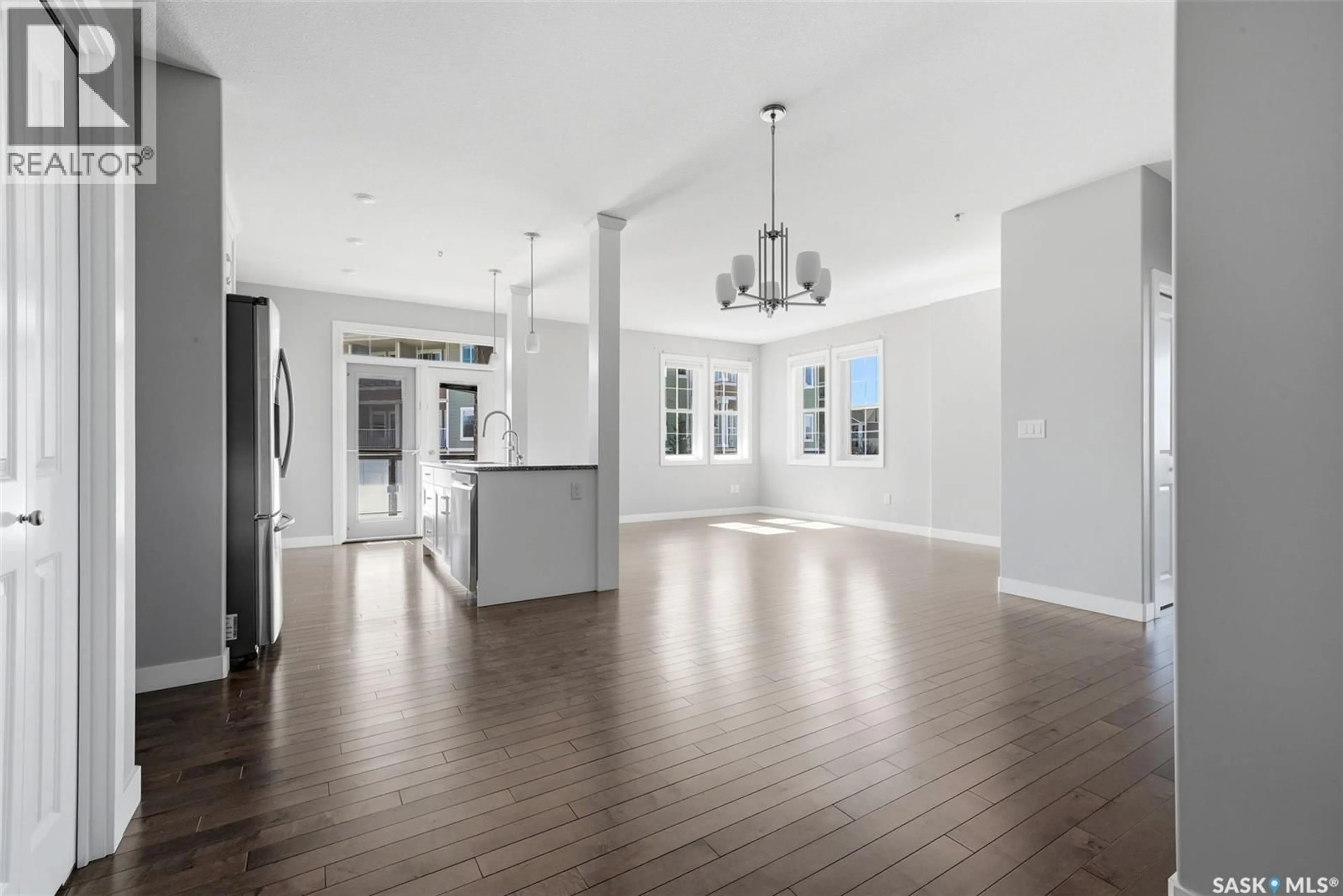 Open concept kitchen, unknown for 305 - 1515 ANSON ROAD, Regina Saskatchewan S4P0E7