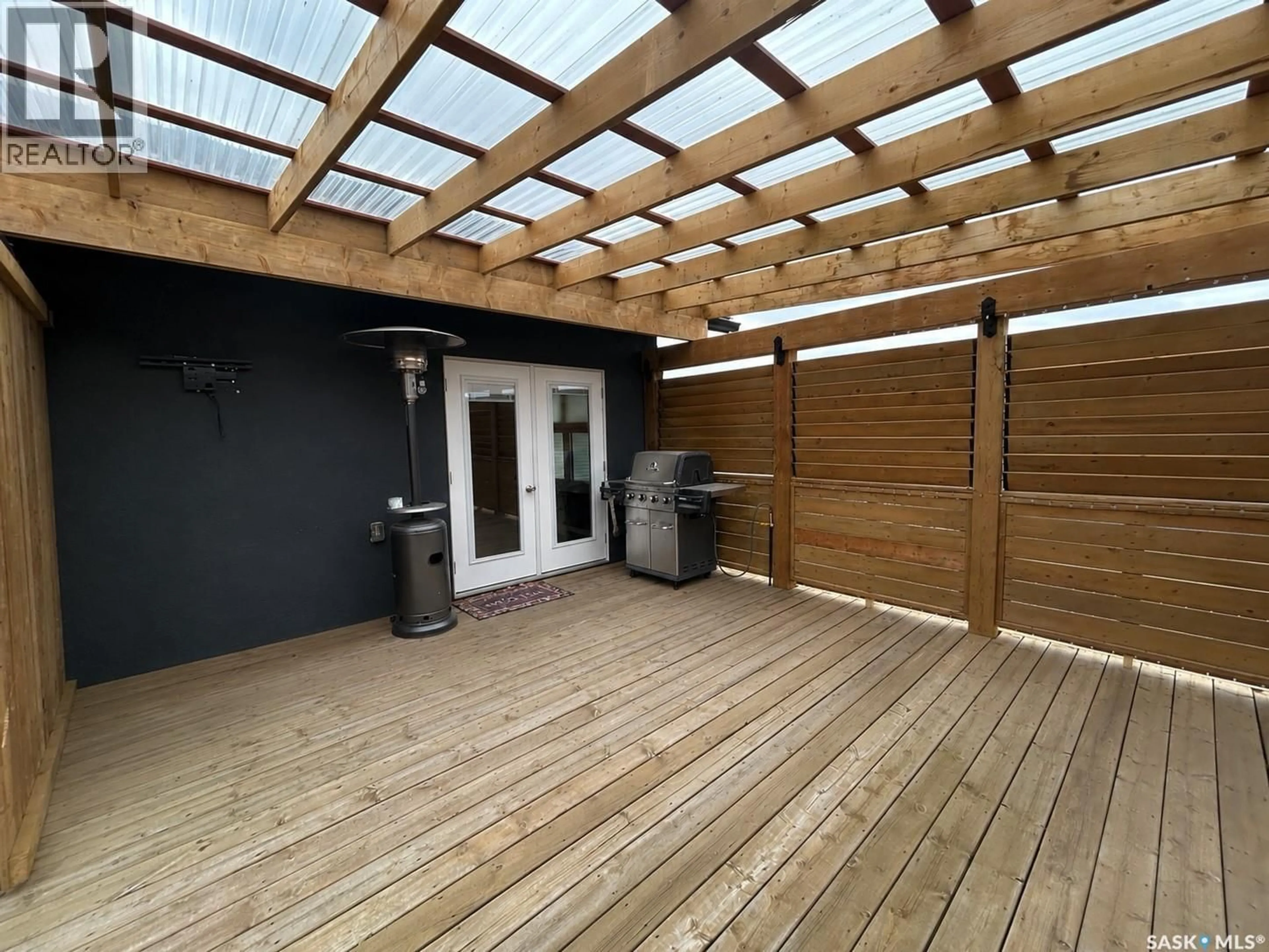 Patio, street for 214 ELIZABETH STREET, Melfort Saskatchewan S0E1A0