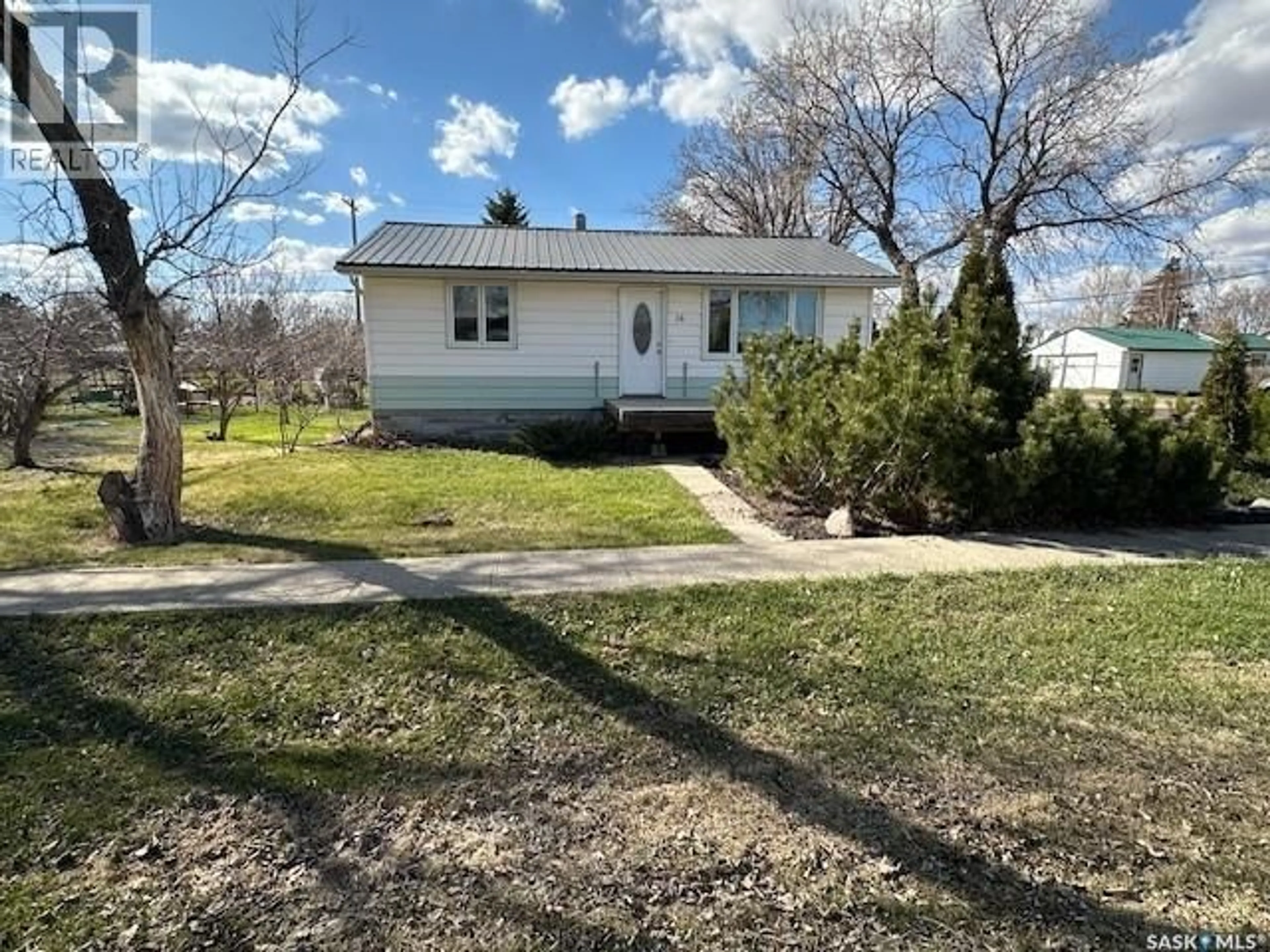 A pic from outside/outdoor area/front of a property/back of a property/a pic from drone, street for 16 MCCULLOCH STREET, Fillmore Saskatchewan S0G1N0