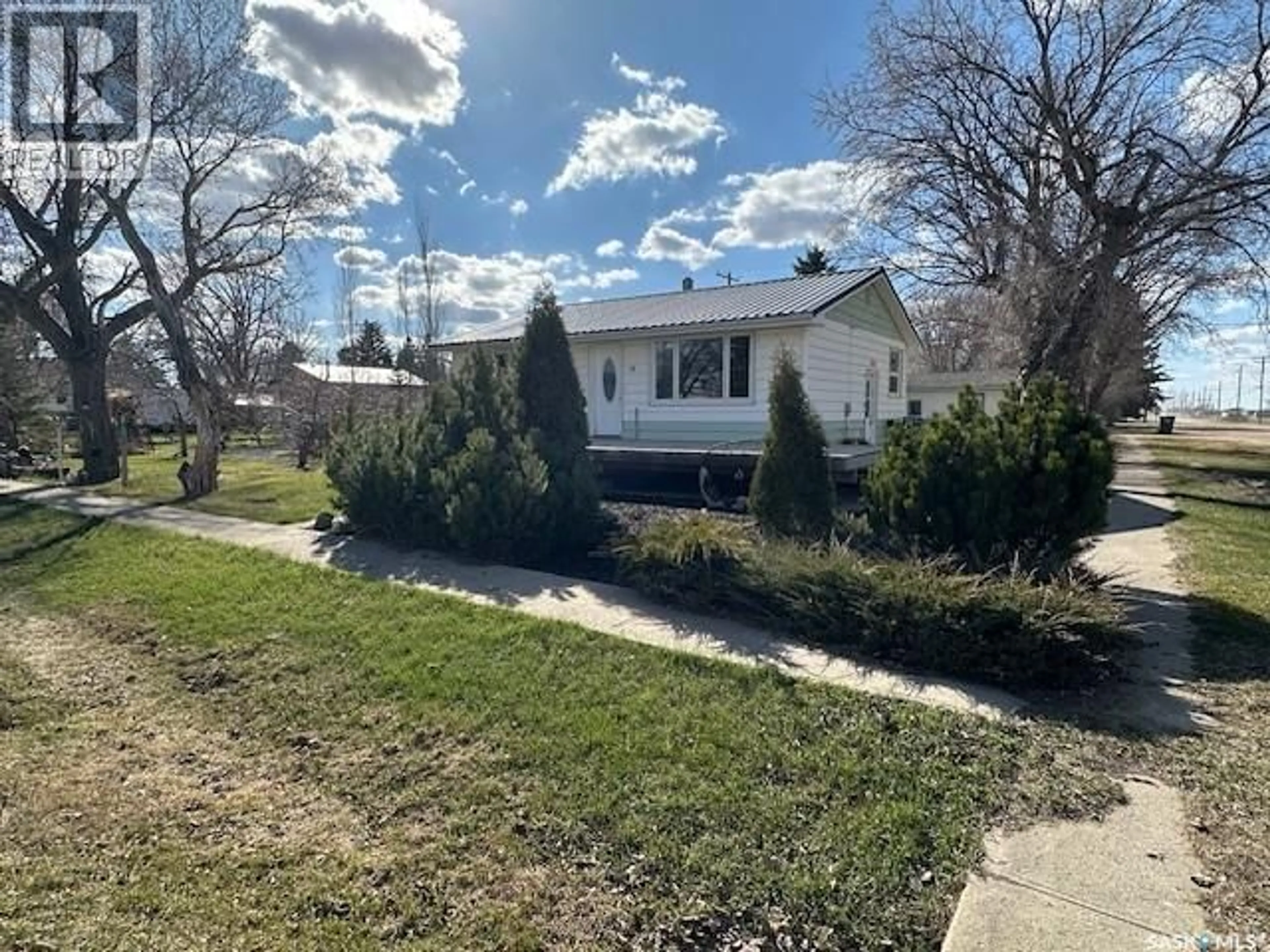 A pic from outside/outdoor area/front of a property/back of a property/a pic from drone, street for 16 MCCULLOCH STREET, Fillmore Saskatchewan S0G1N0