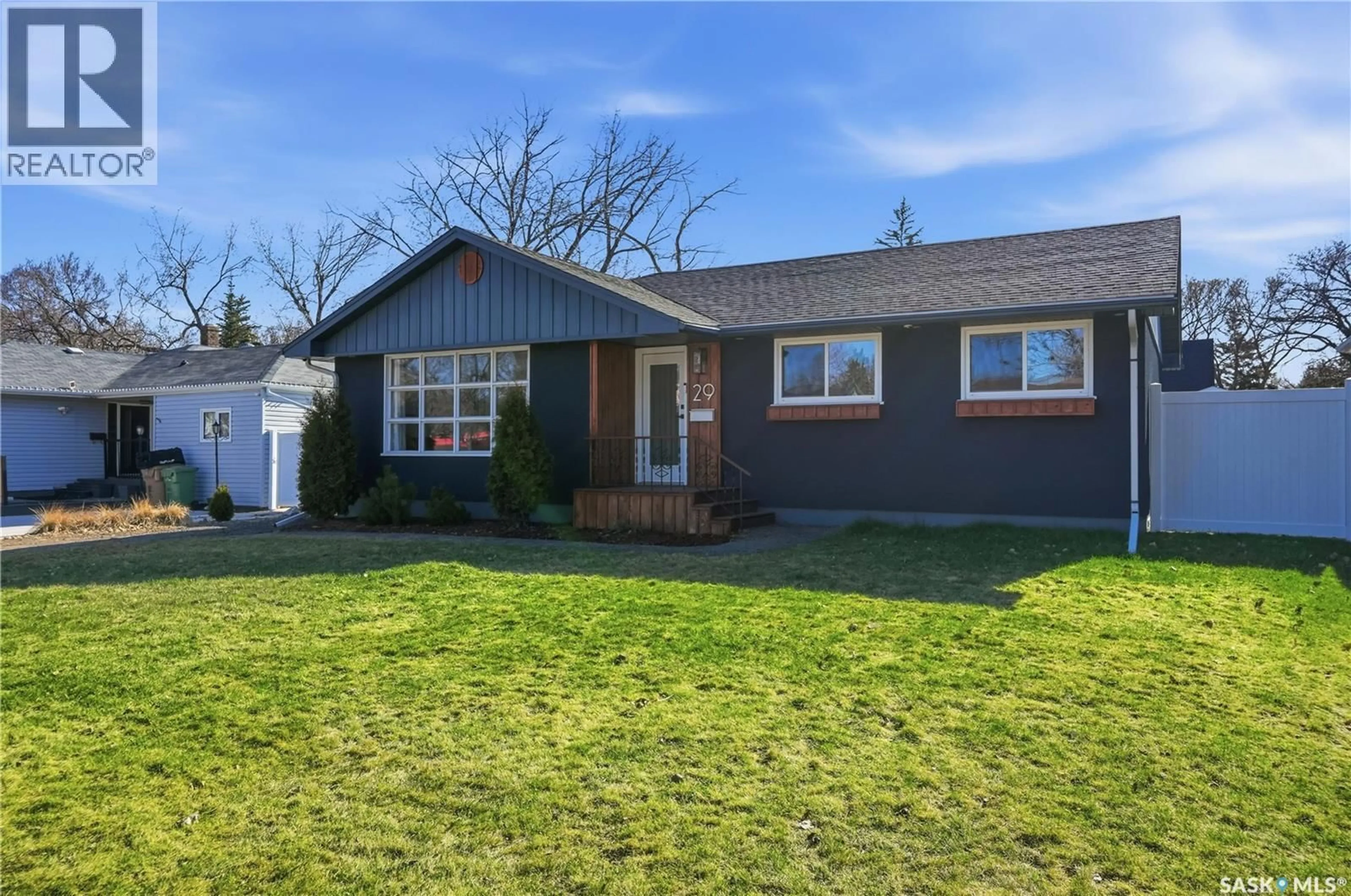 Home with vinyl exterior material, street for 29 SCOTT STREET, Regina Saskatchewan S4S4A1