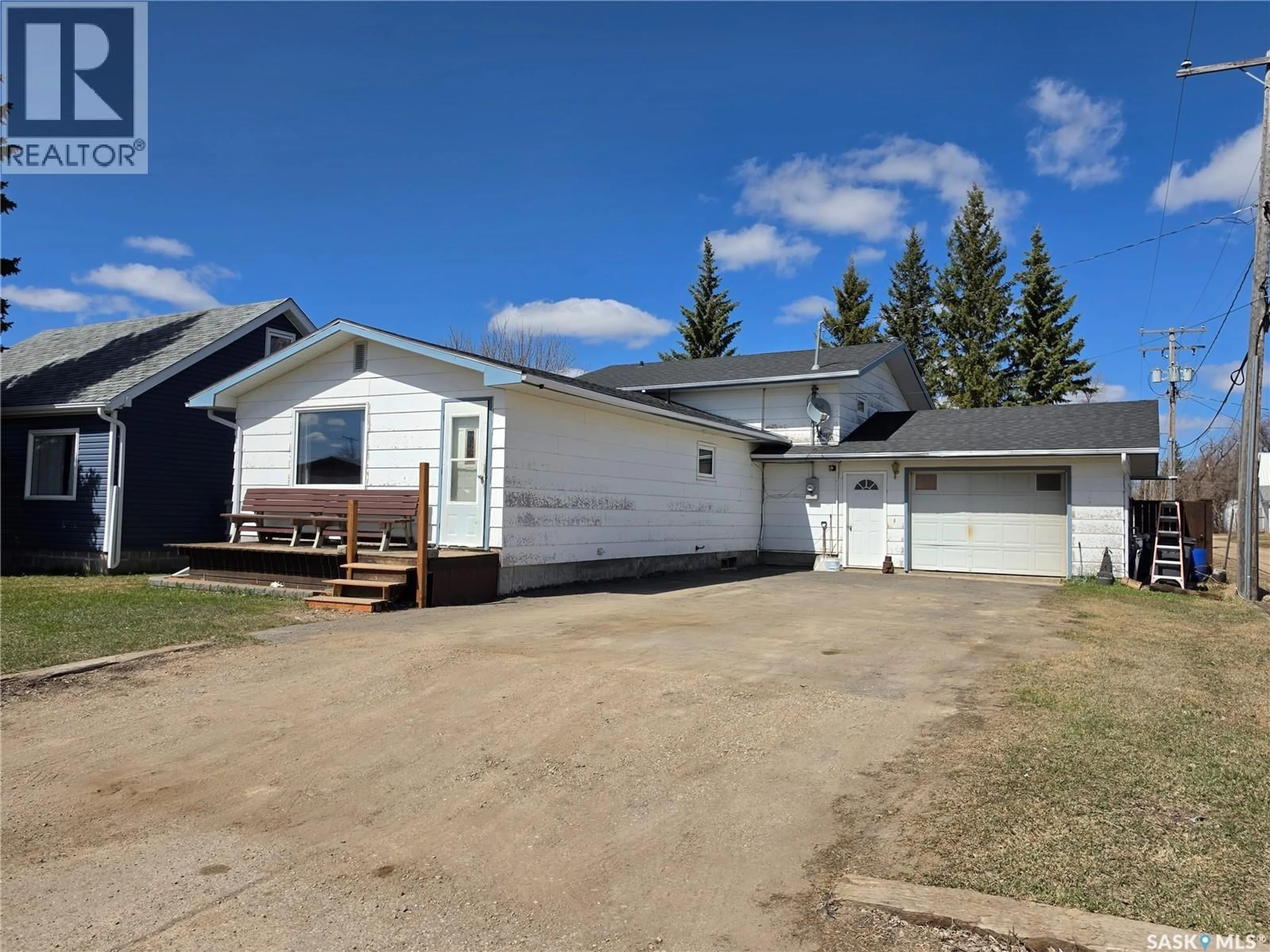A pic from outside/outdoor area/front of a property/back of a property/a pic from drone, street for 725 2ND AVENUE, Raymore Saskatchewan S0A3J0