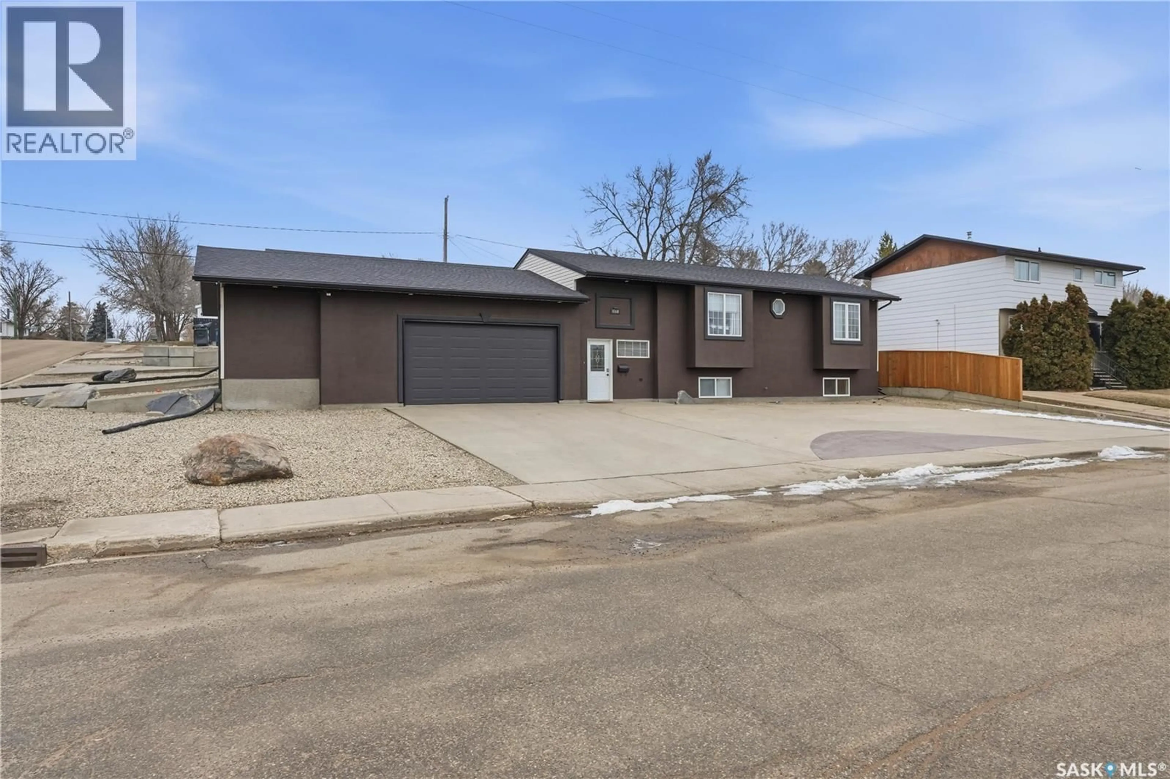 Unknown for 1068 ATHABASCA STREET, Moose Jaw Saskatchewan S6H2E6