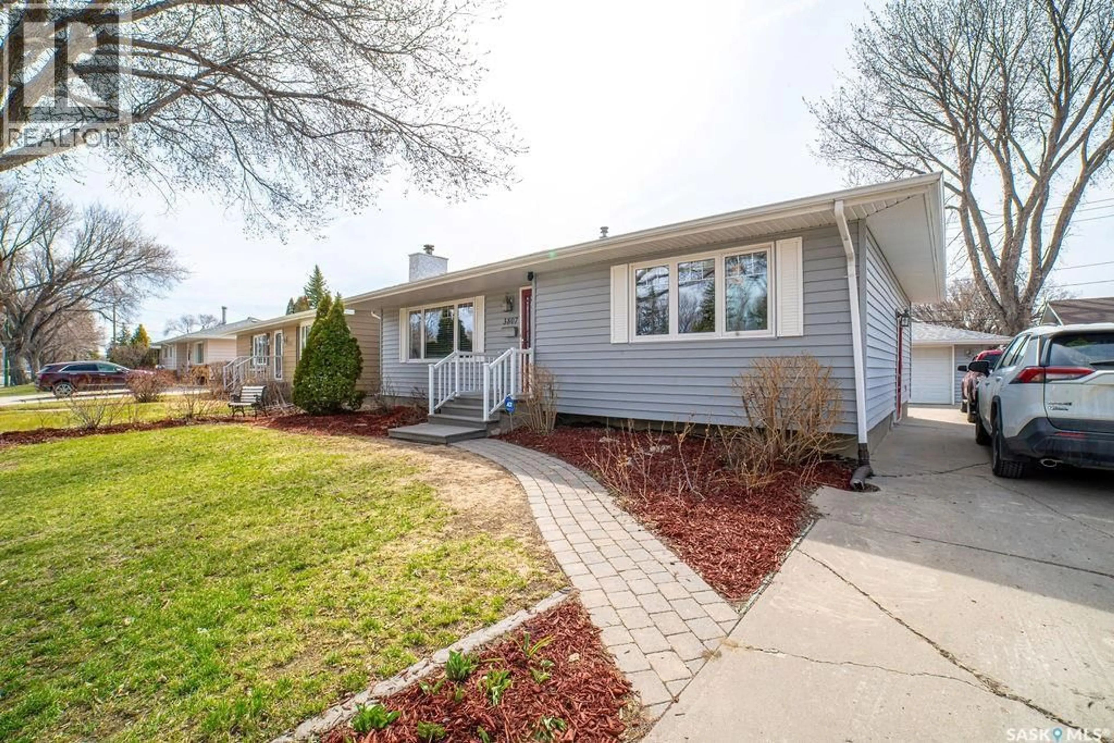 Home with vinyl exterior material, street for 3807 LAKEVIEW STREET, Regina Saskatchewan S4S1H3