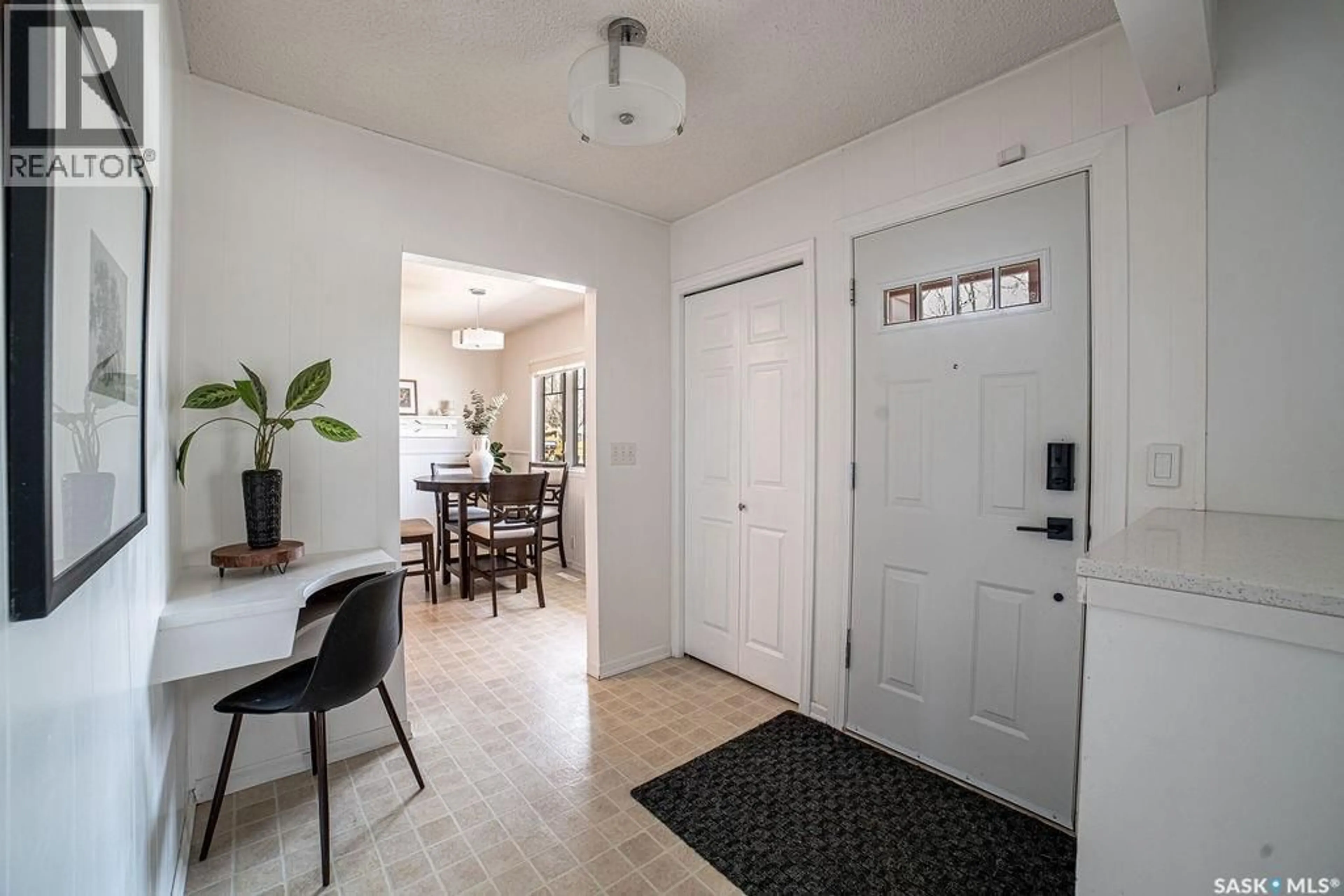 Indoor entryway for 3807 LAKEVIEW STREET, Regina Saskatchewan S4S1H3