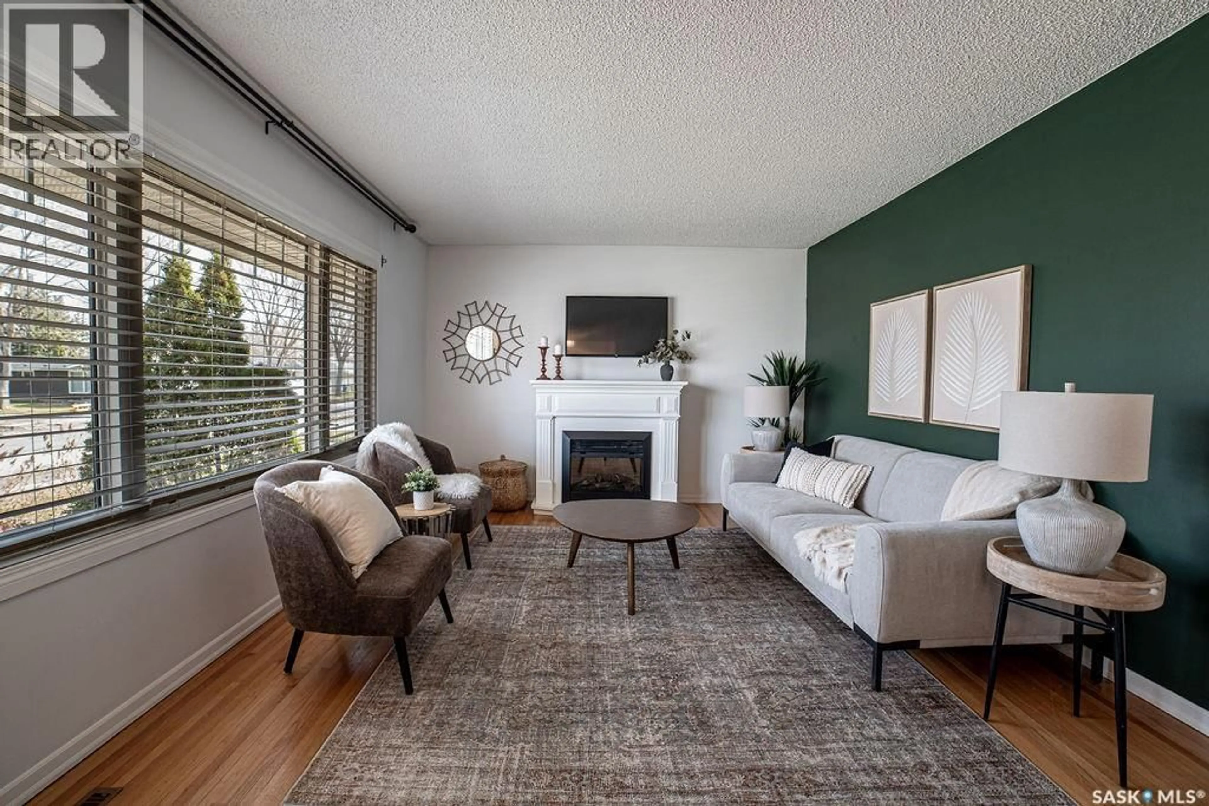 Living room with furniture, unknown for 3807 LAKEVIEW STREET, Regina Saskatchewan S4S1H3