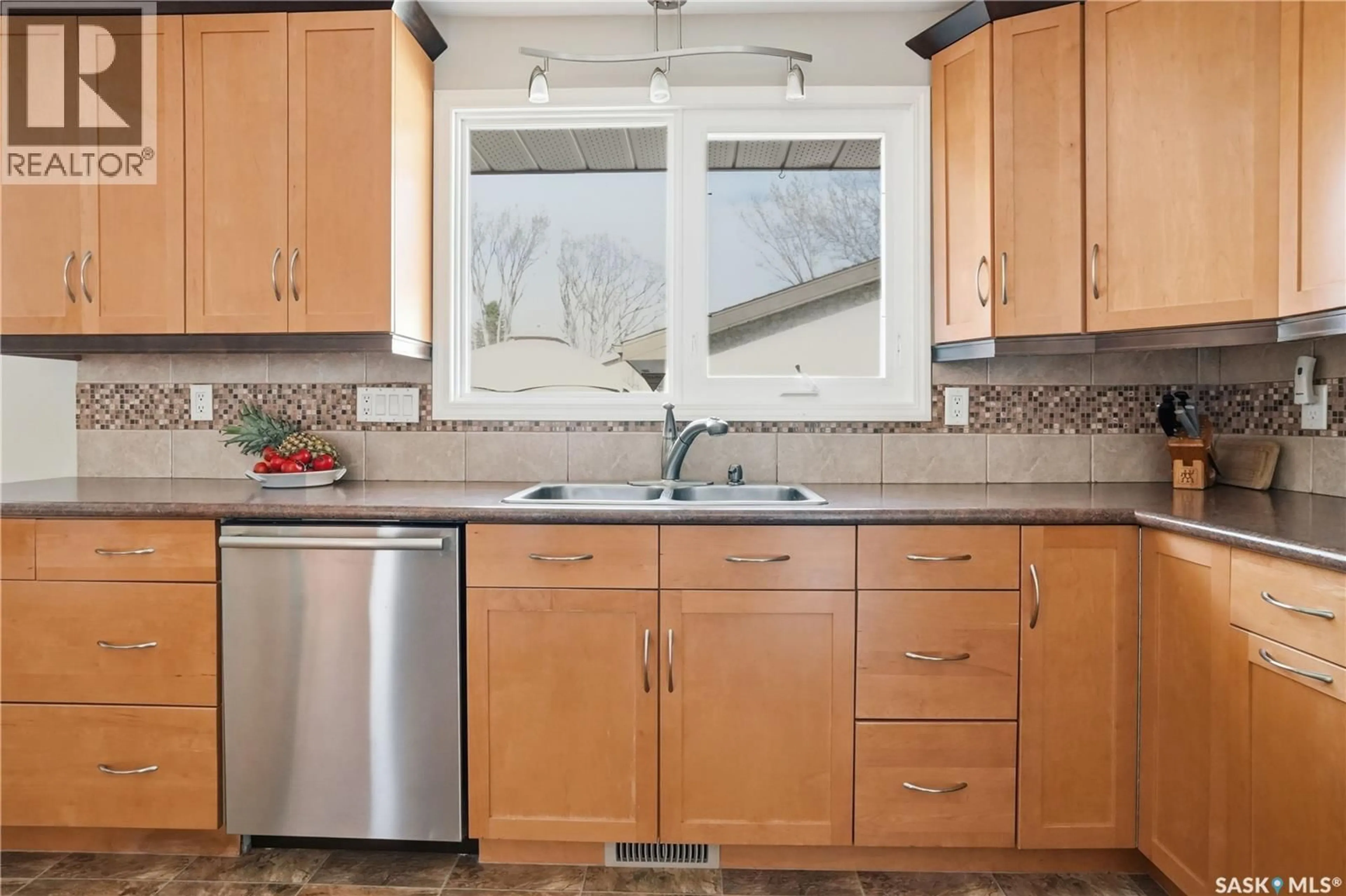 Standard kitchen, ceramic/tile floor for 11 NORWOOD CRESCENT, Regina Saskatchewan S4R0A2