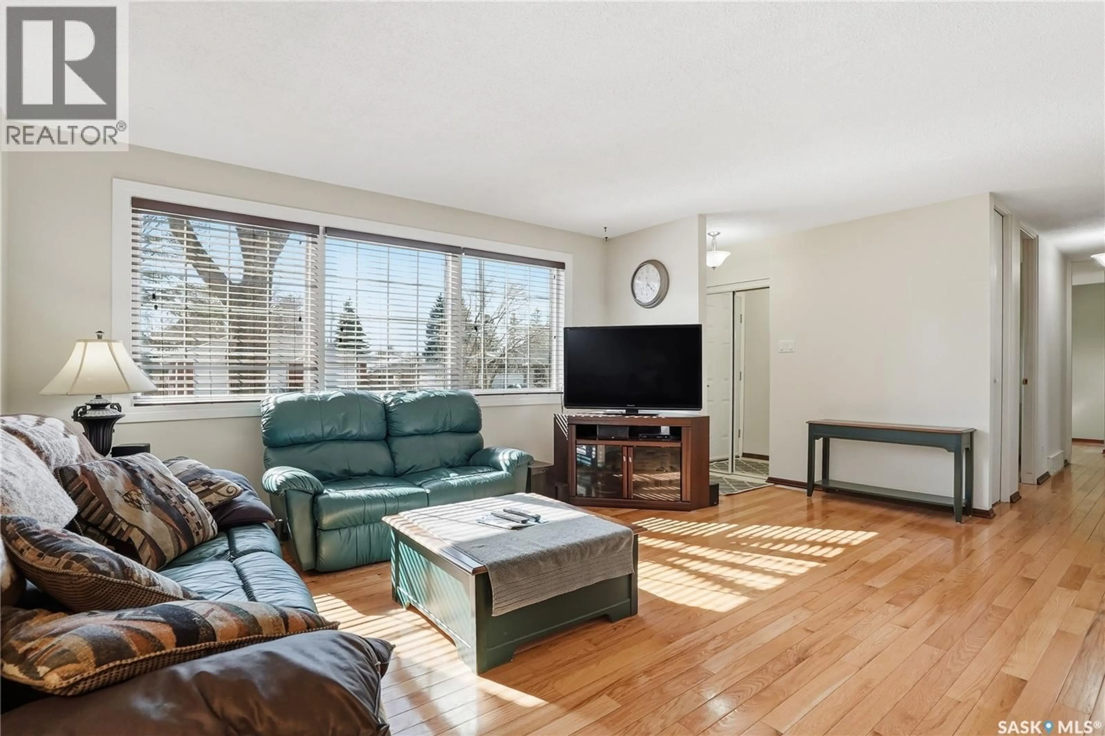 Living room with furniture, unknown for 2 HARDY CRESCENT, Saskatoon Saskatchewan S7H3E7