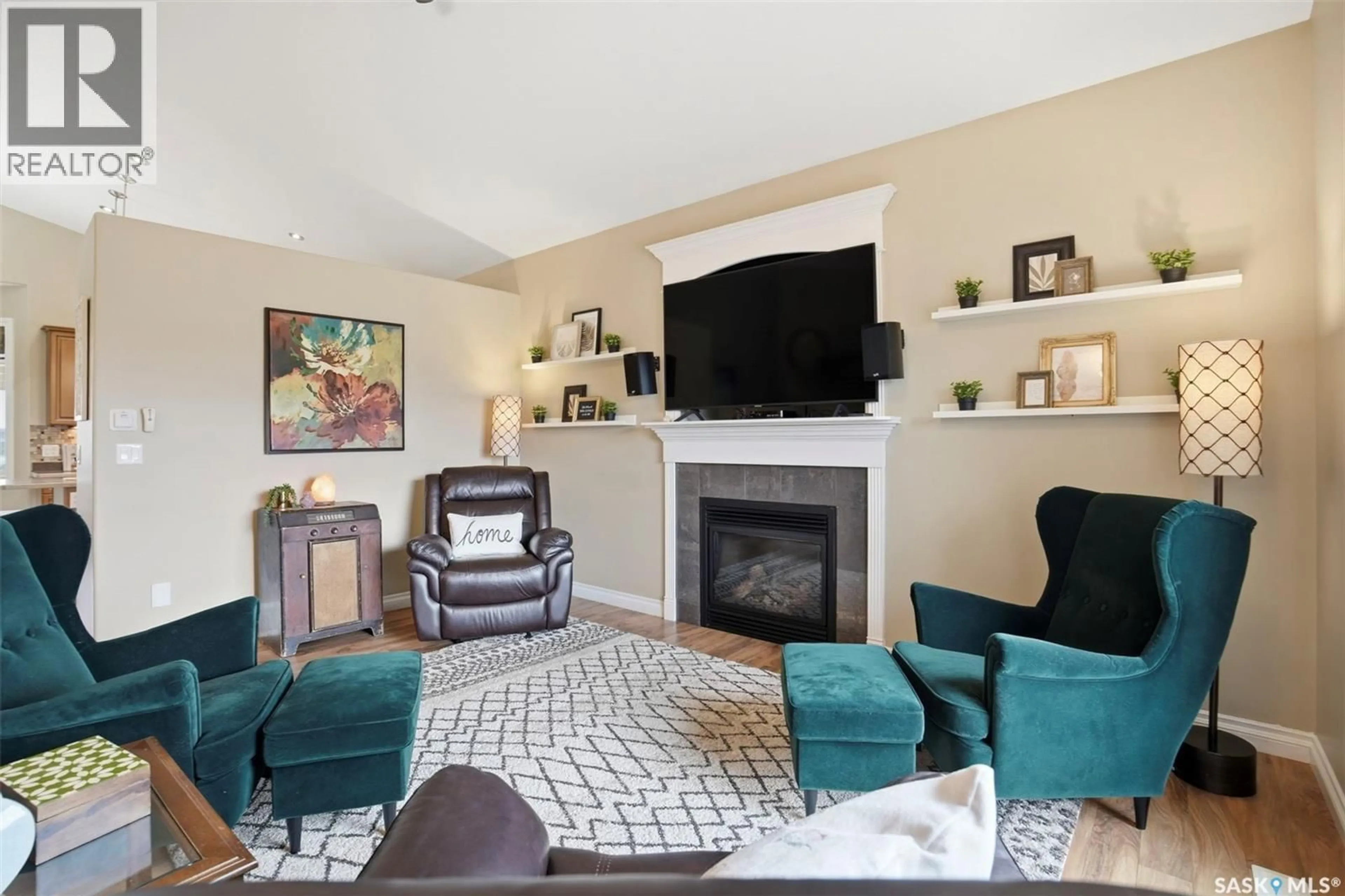 Living room with furniture, unknown for 139 PULLES CRESCENT, Saskatoon Saskatchewan S7R0B4