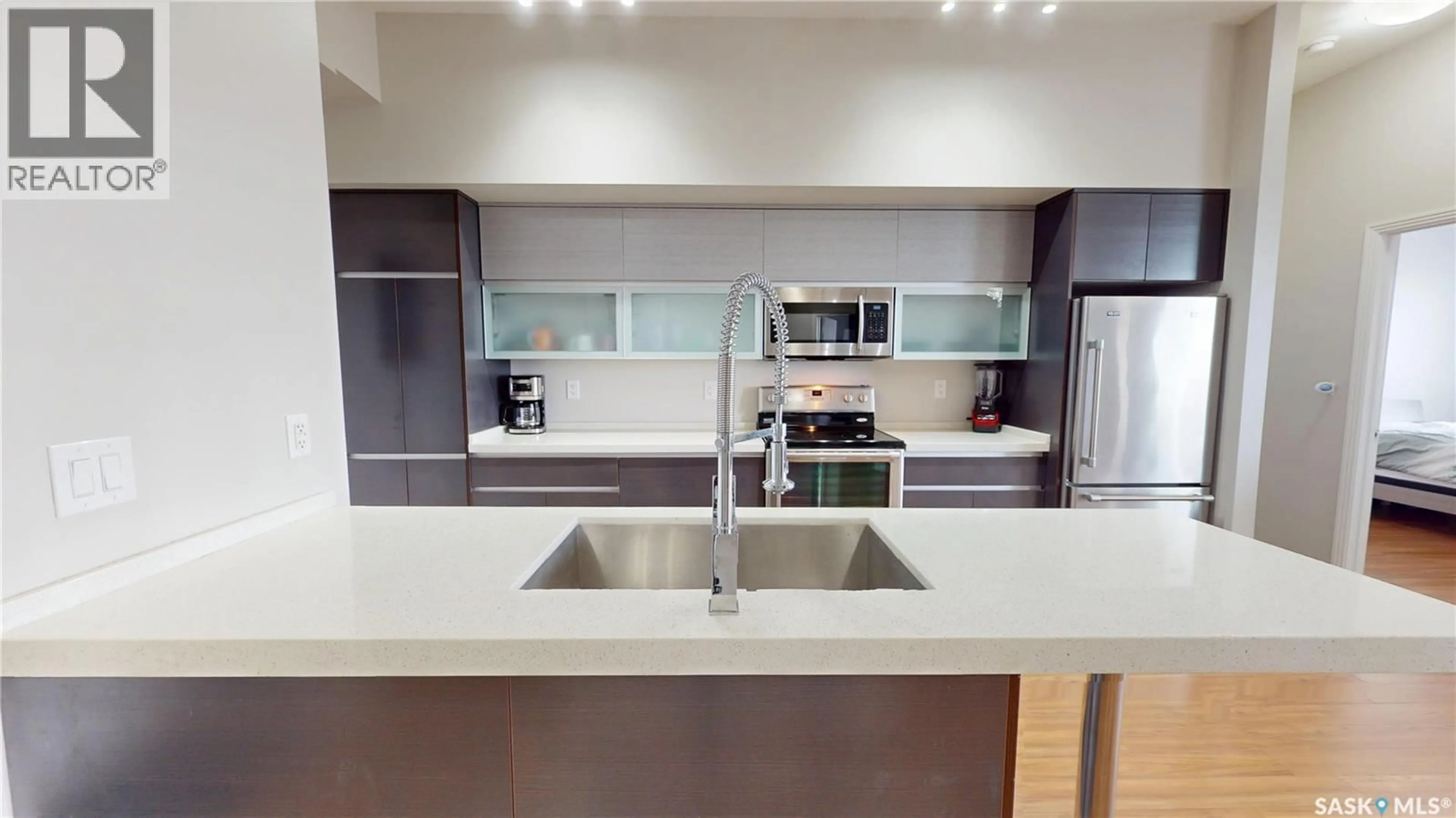 Contemporary kitchen, ceramic/tile floor for 312 235 EVERGREEN SQUARE, Saskatoon Saskatchewan S7W0T9