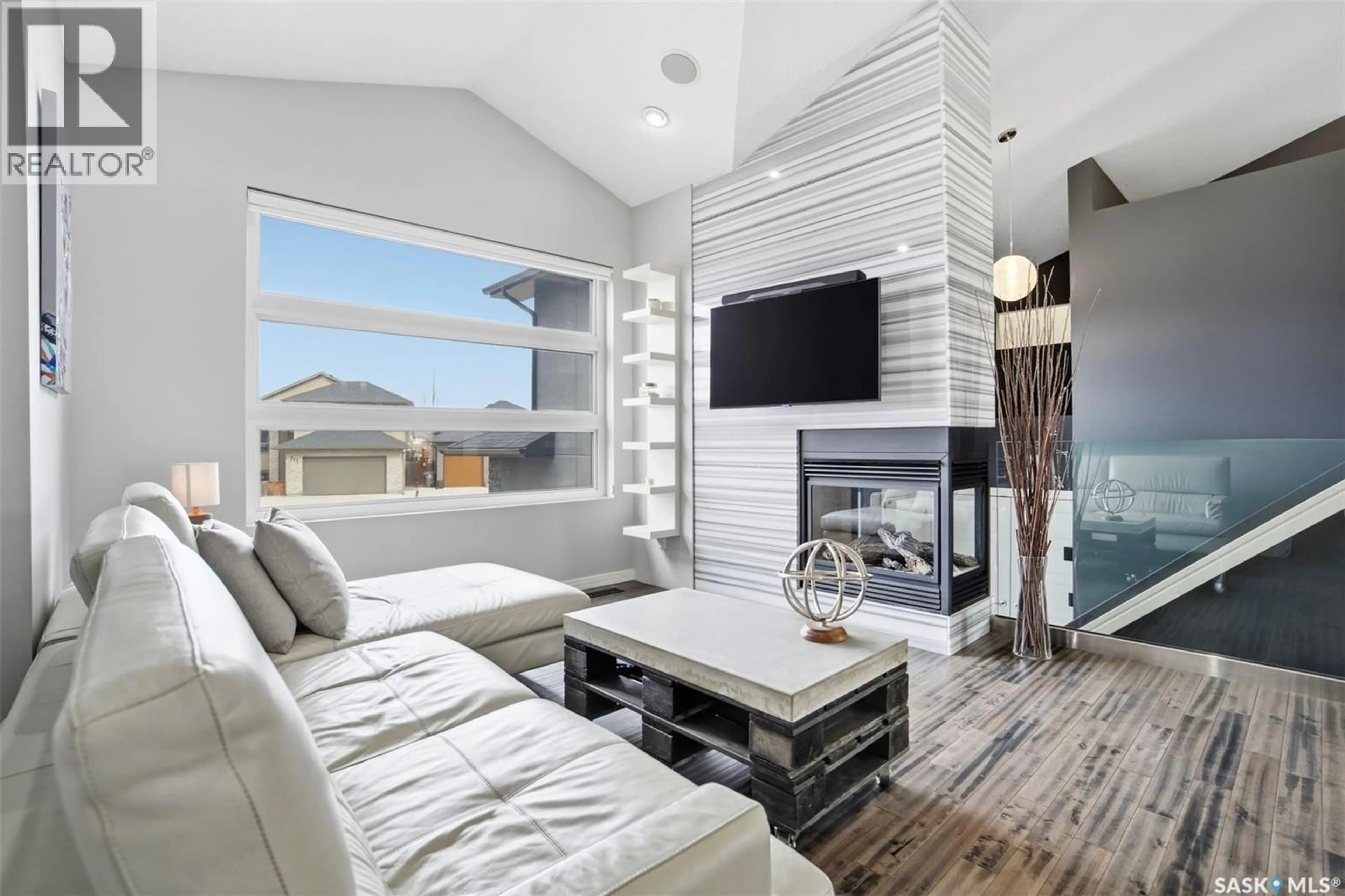 Living room with furniture, unknown for 710 SAUER CRESCENT, Saskatoon Saskatchewan S7W0J8