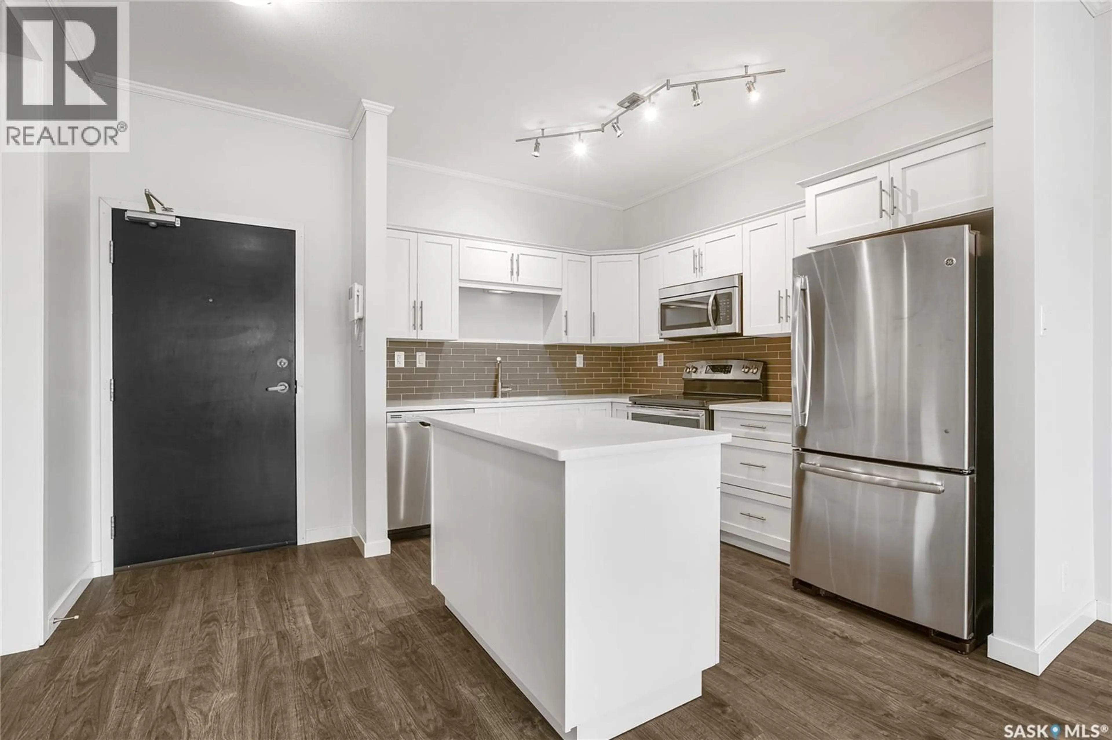Open concept kitchen, unknown for 545 - 104 HASSARD CLOSE, Saskatoon Saskatchewan S7L6V3