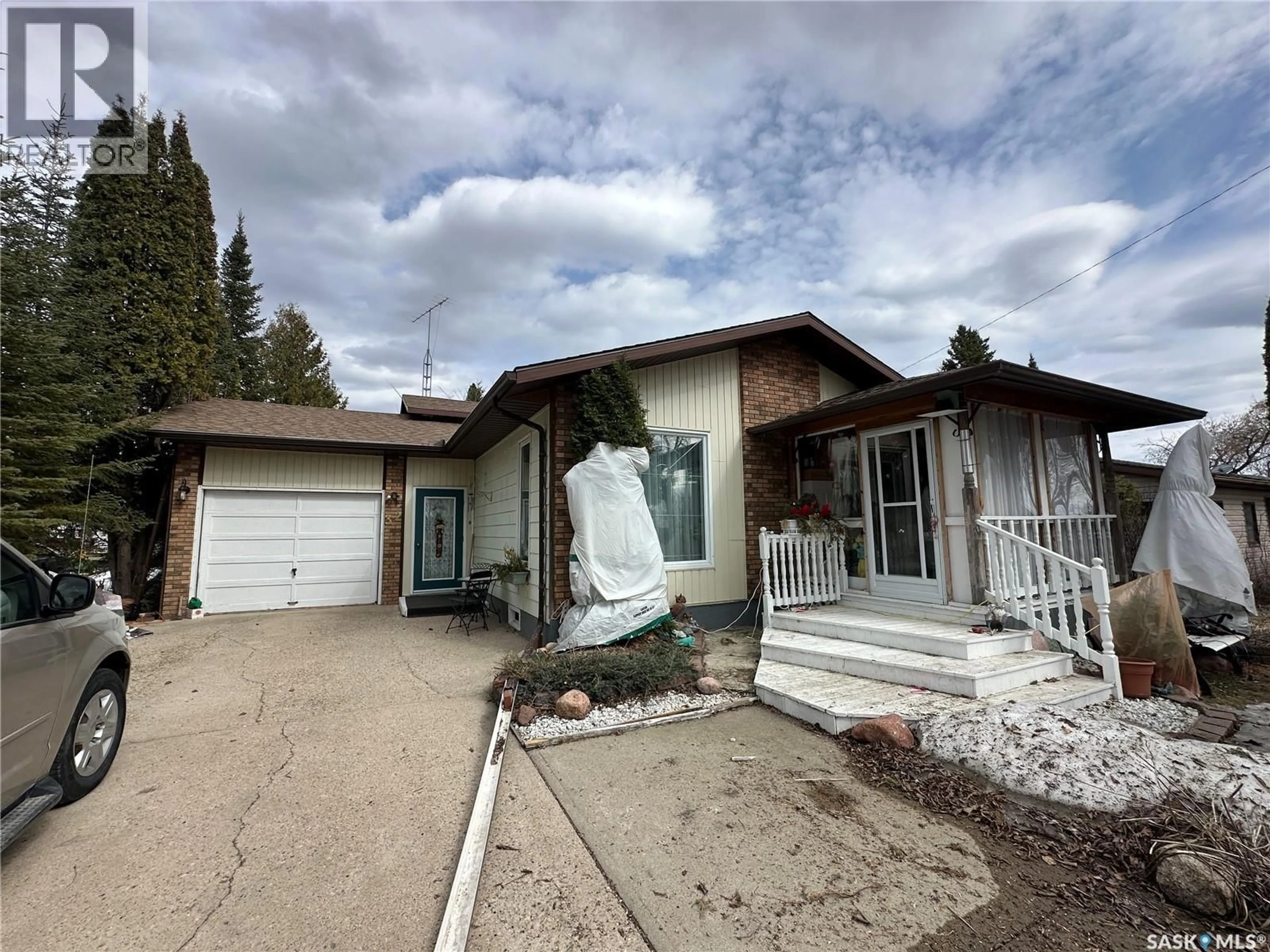 Home with vinyl exterior material, street for 32 4TH STREET, Preeceville Saskatchewan S0A3B0