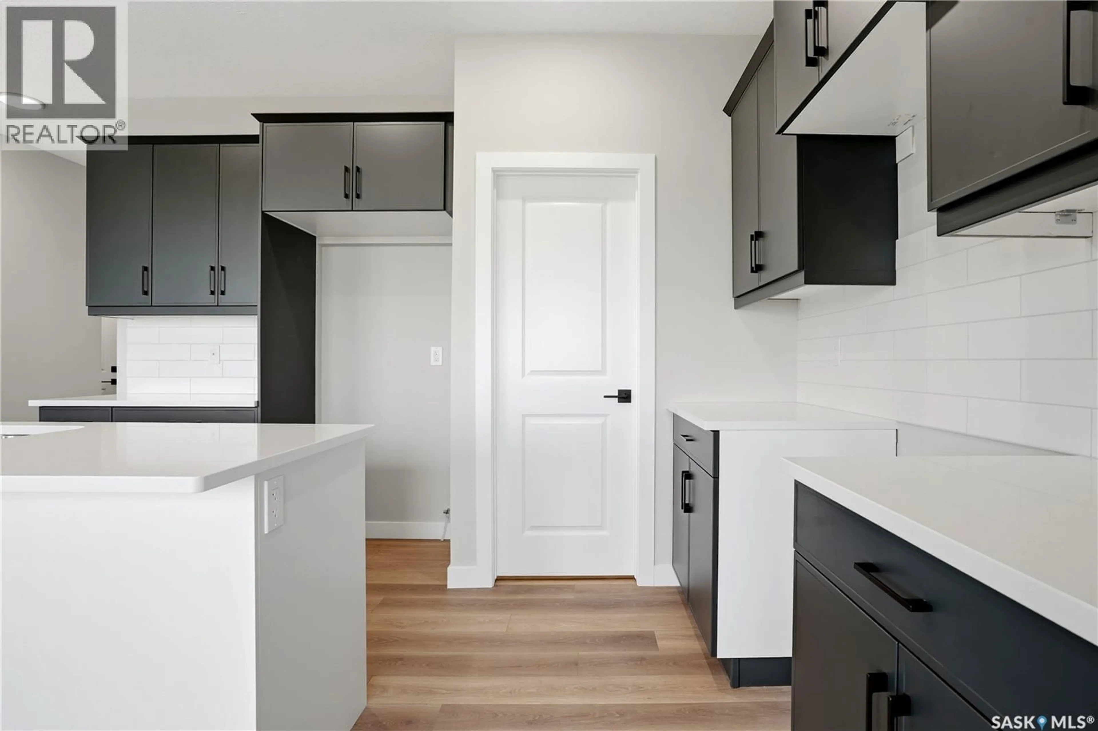 Standard kitchen, unknown for 3172 FAVEL DRIVE, Regina Saskatchewan S4V4C7