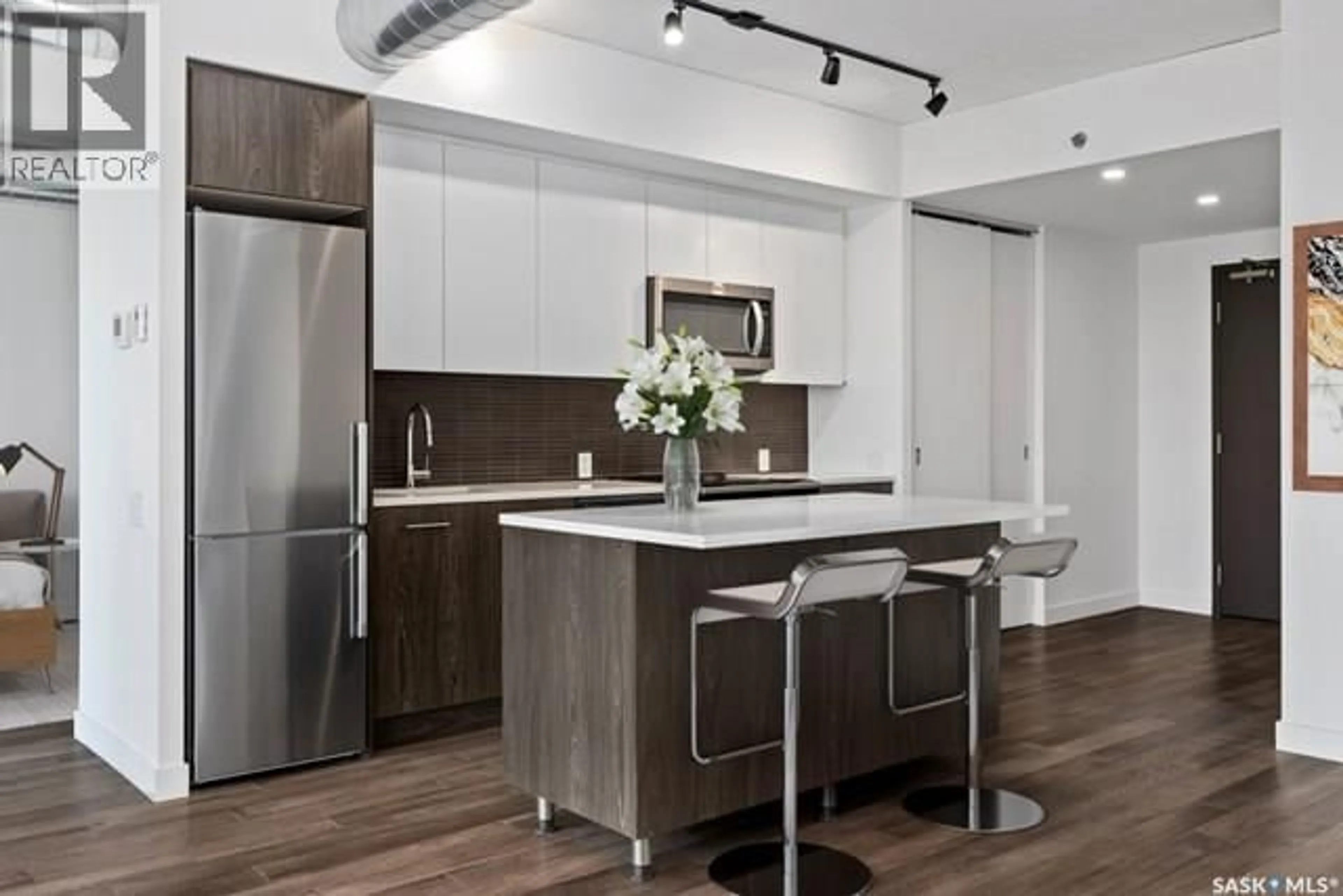 Contemporary kitchen, unknown for S - 1104 490 2ND AVENUE, Saskatoon Saskatchewan S7K1M5