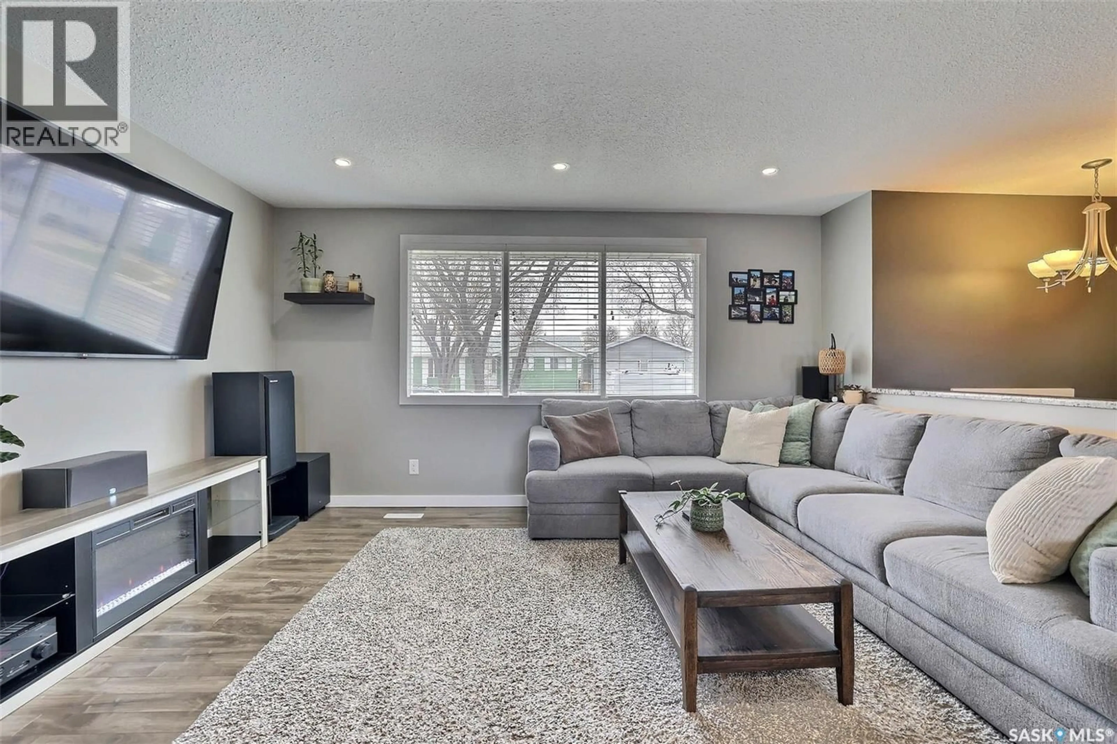 Living room with furniture, unknown for 110 FULTON DRIVE, Regina Saskatchewan S4X1G1