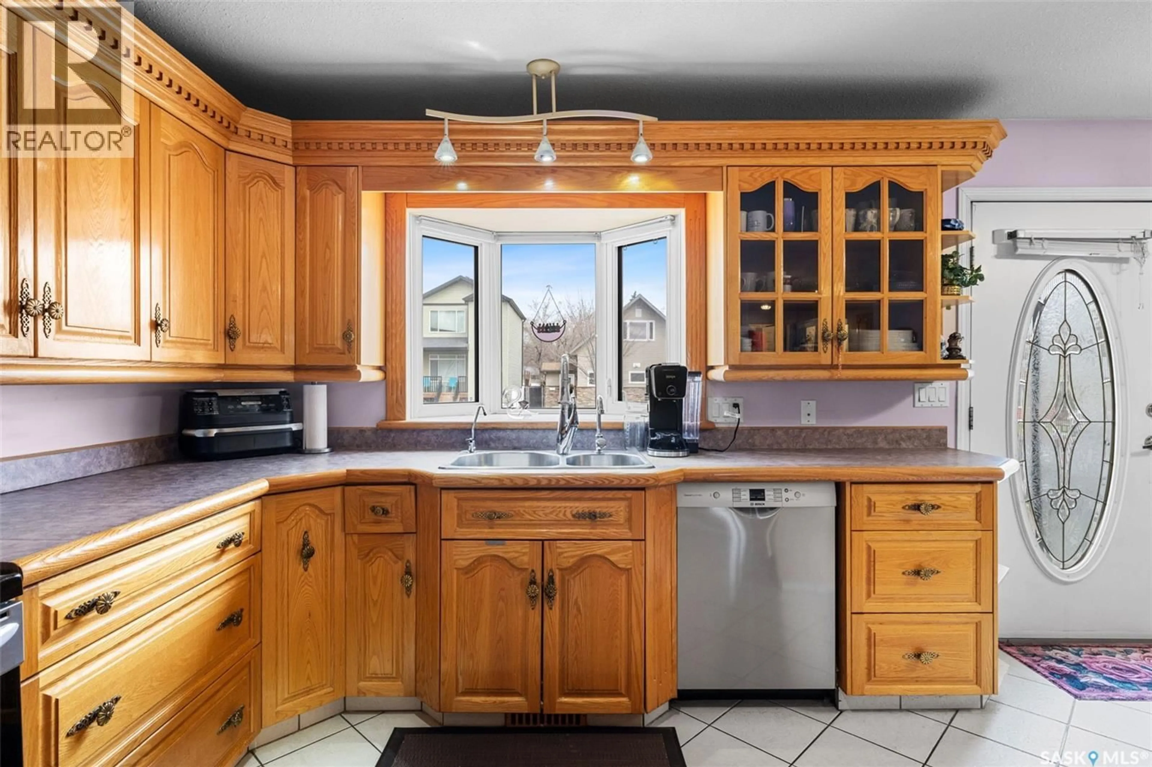 Standard kitchen, ceramic/tile floor for 346 HALIFAX STREET, Regina Saskatchewan S4R1T2