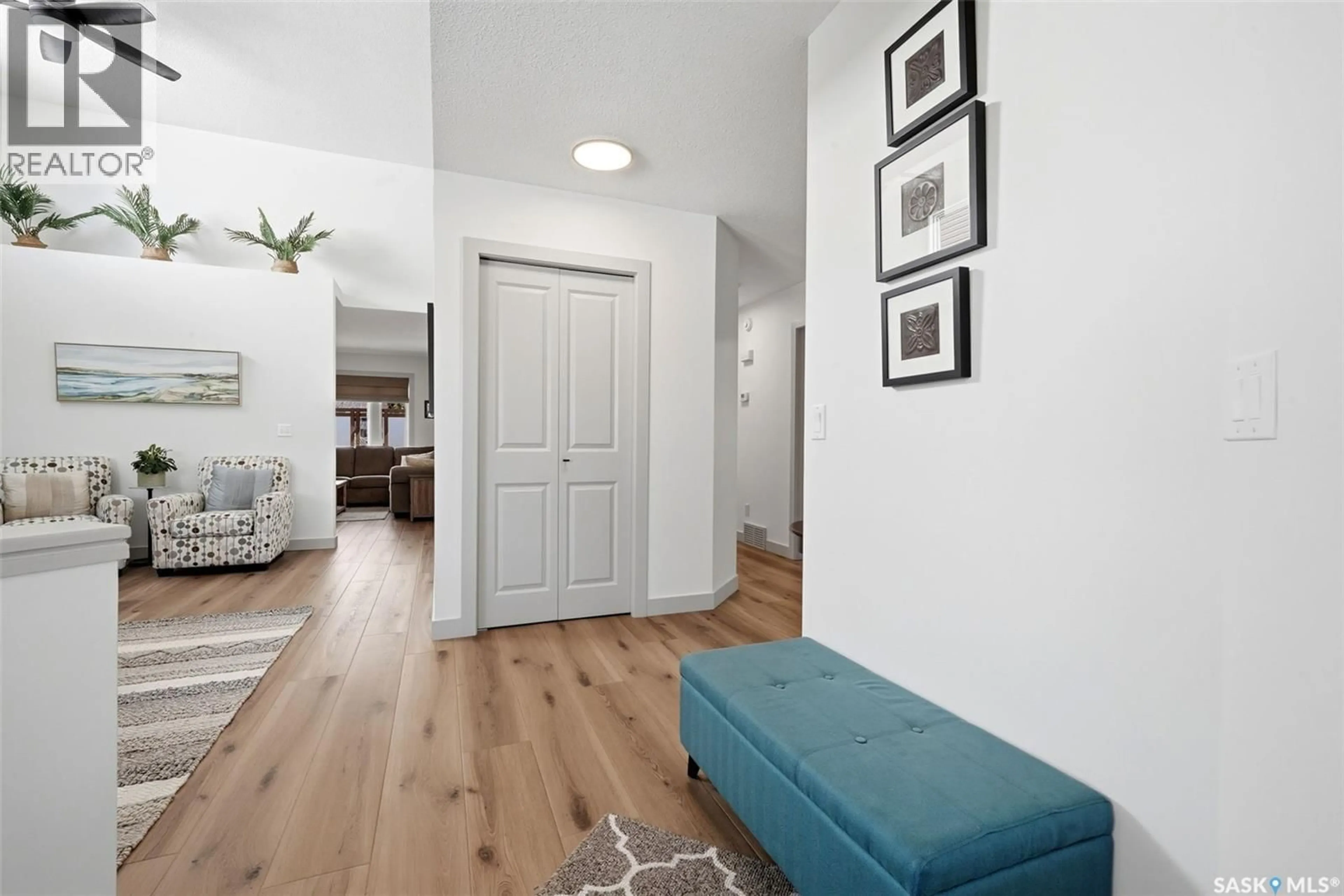 Indoor entryway for 1603 ROUSSEAU CRESCENT, Regina Saskatchewan S4X4L7