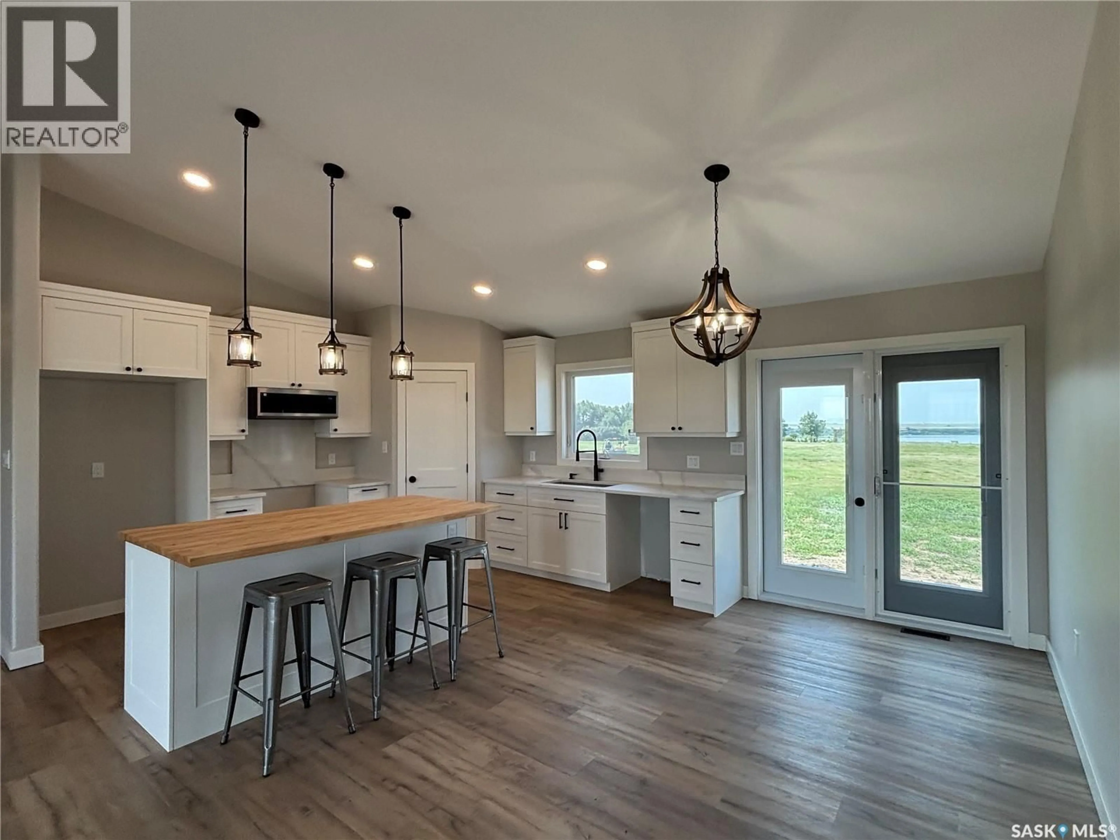 Open concept kitchen, unknown for 10 JESSE BAY, Last Mountain Lake Saskatchewan S0G4V0