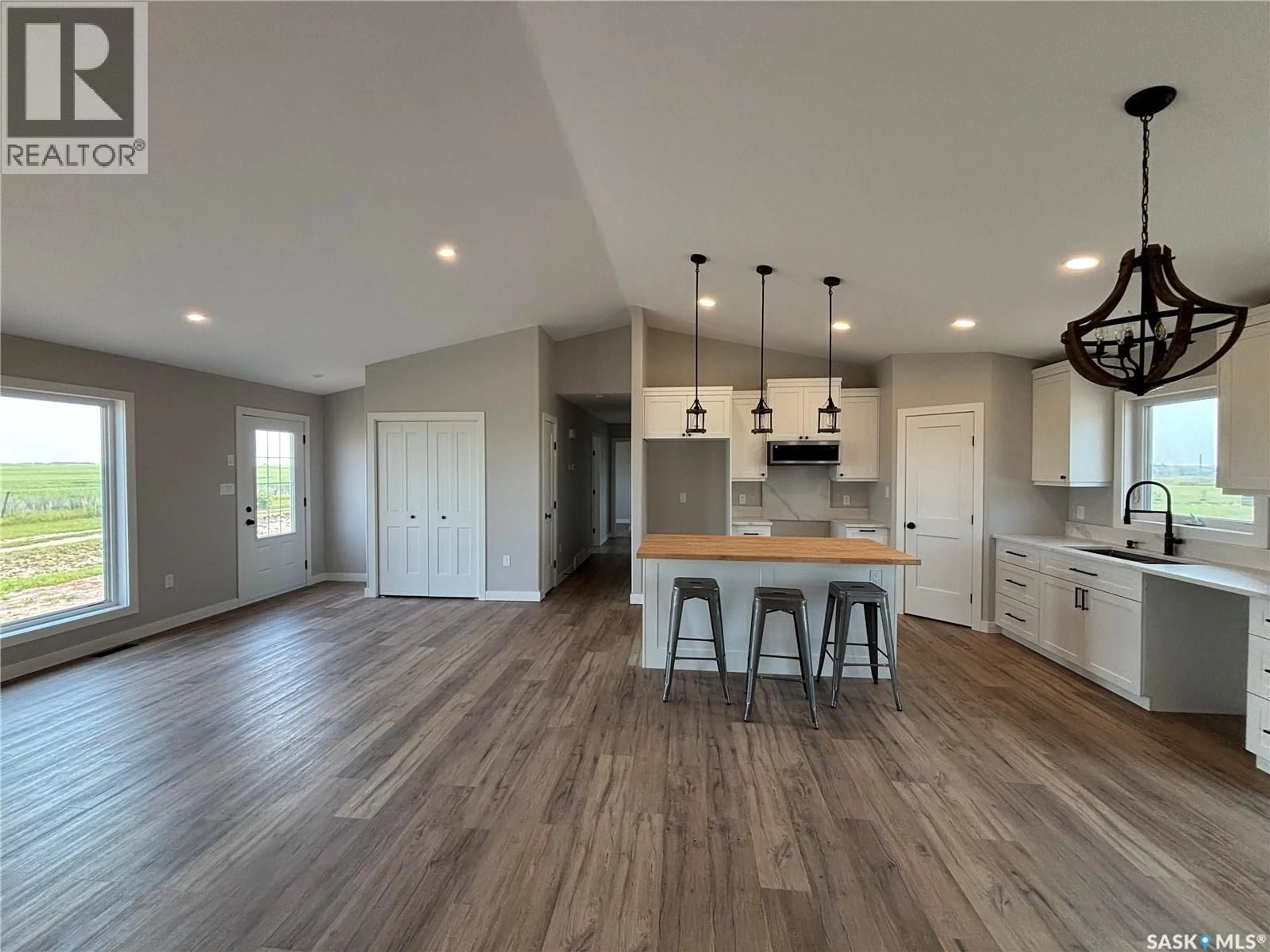 Open concept kitchen, unknown for 10 JESSE BAY, Last Mountain Lake Saskatchewan S0G4V0