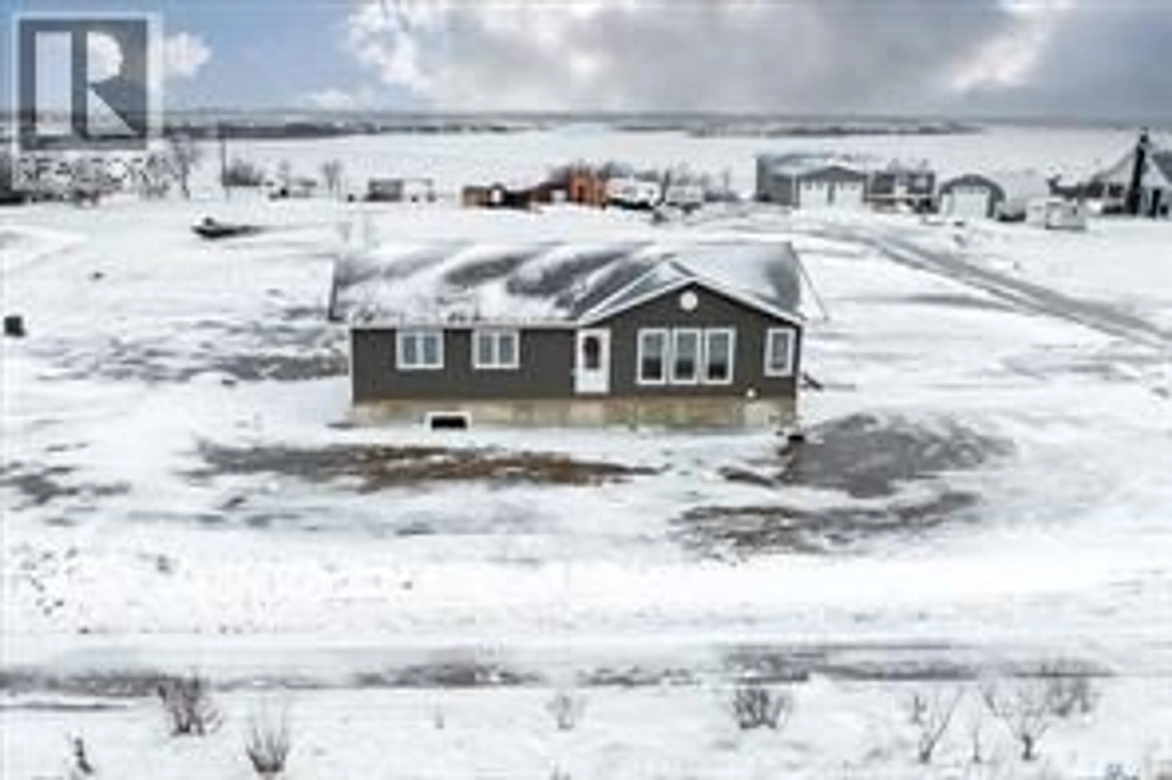 A pic from outside/outdoor area/front of a property/back of a property/a pic from drone, building for 10 JESSE BAY, Mckillop Rm No. 220 Saskatchewan S0G4V0