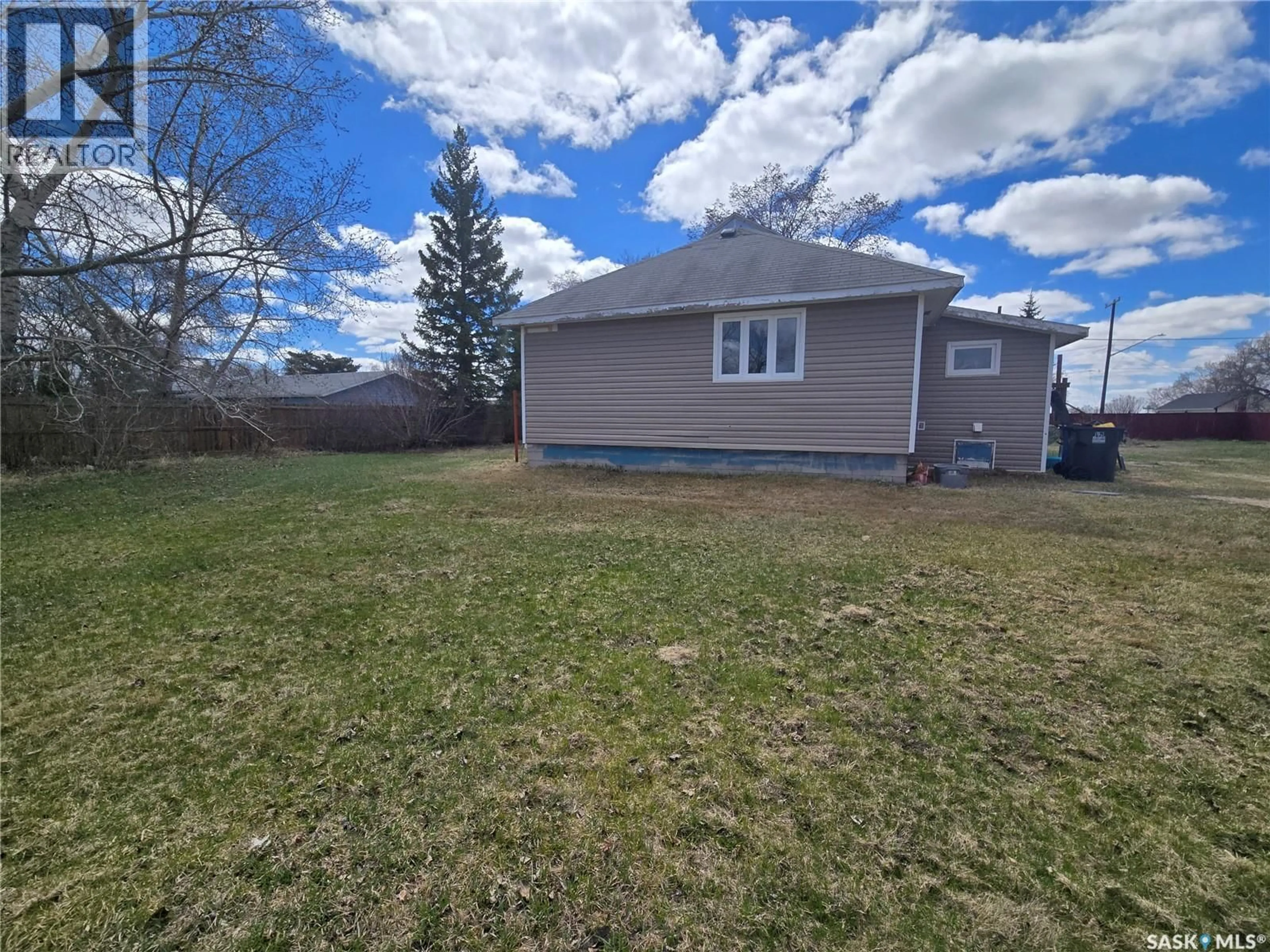 A pic from outside/outdoor area/front of a property/back of a property/a pic from drone, unknown for 601 SOURIS AVENUE, Arcola Saskatchewan S0C0G0