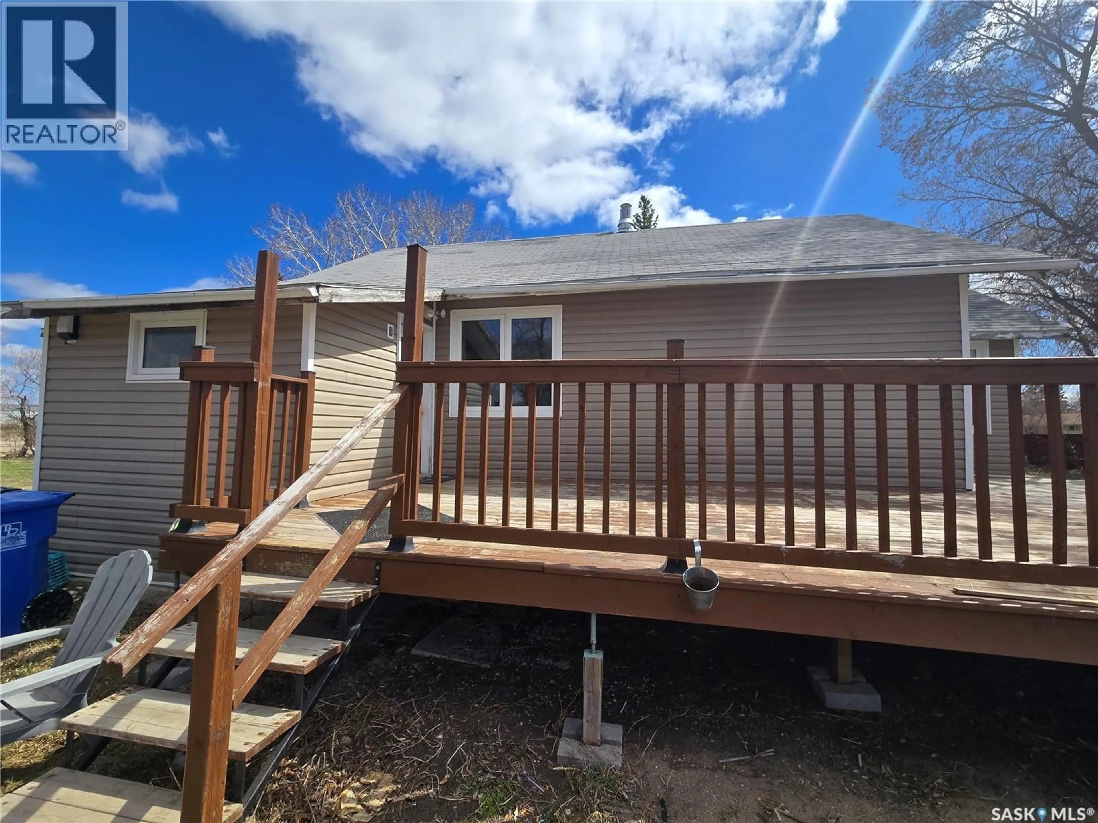 Home with vinyl exterior material, unknown for 601 SOURIS AVENUE, Arcola Saskatchewan S0C0G0