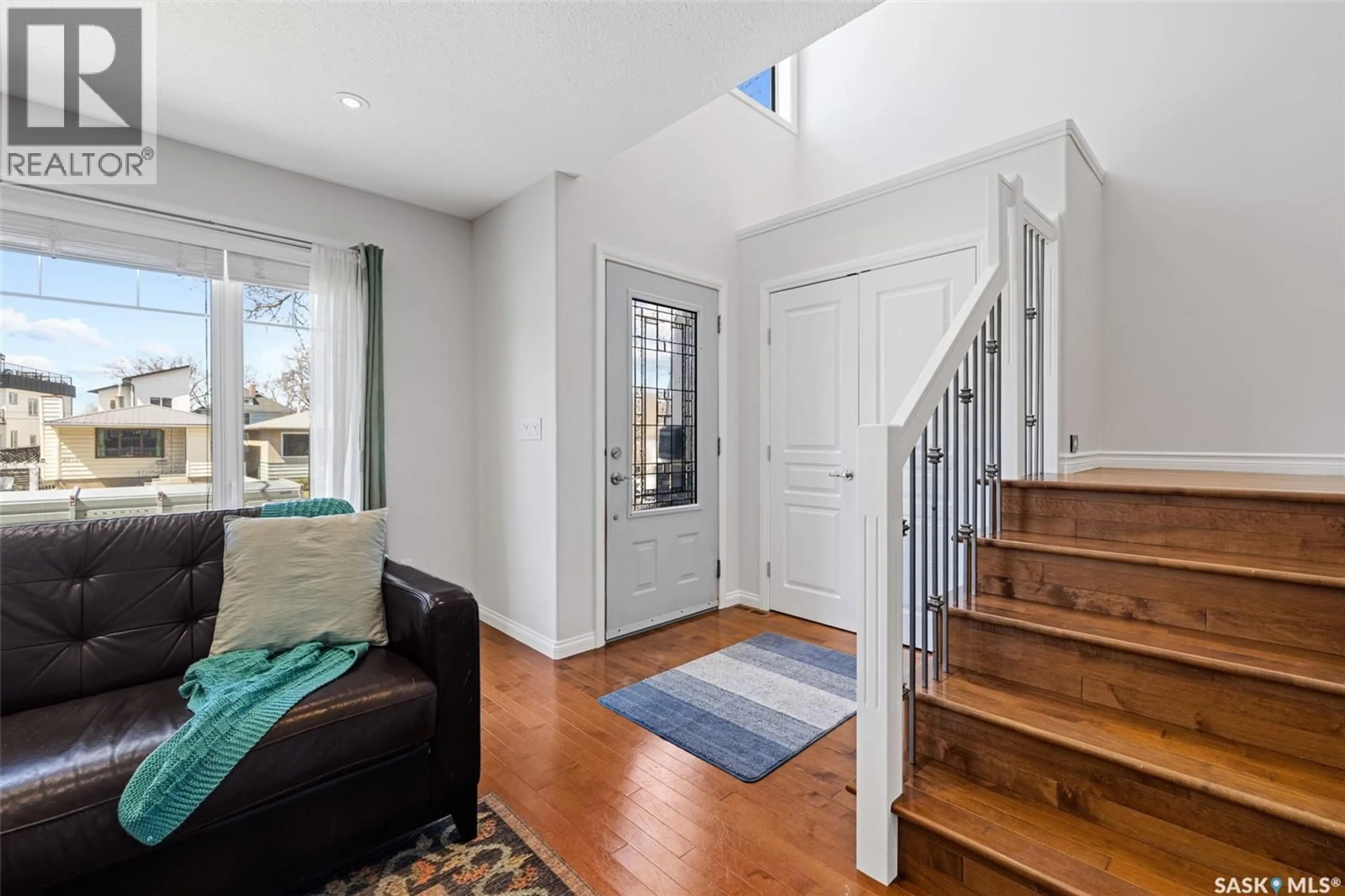 Indoor entryway for 2215 WASCANA STREET, Regina Saskatchewan S4T4K3