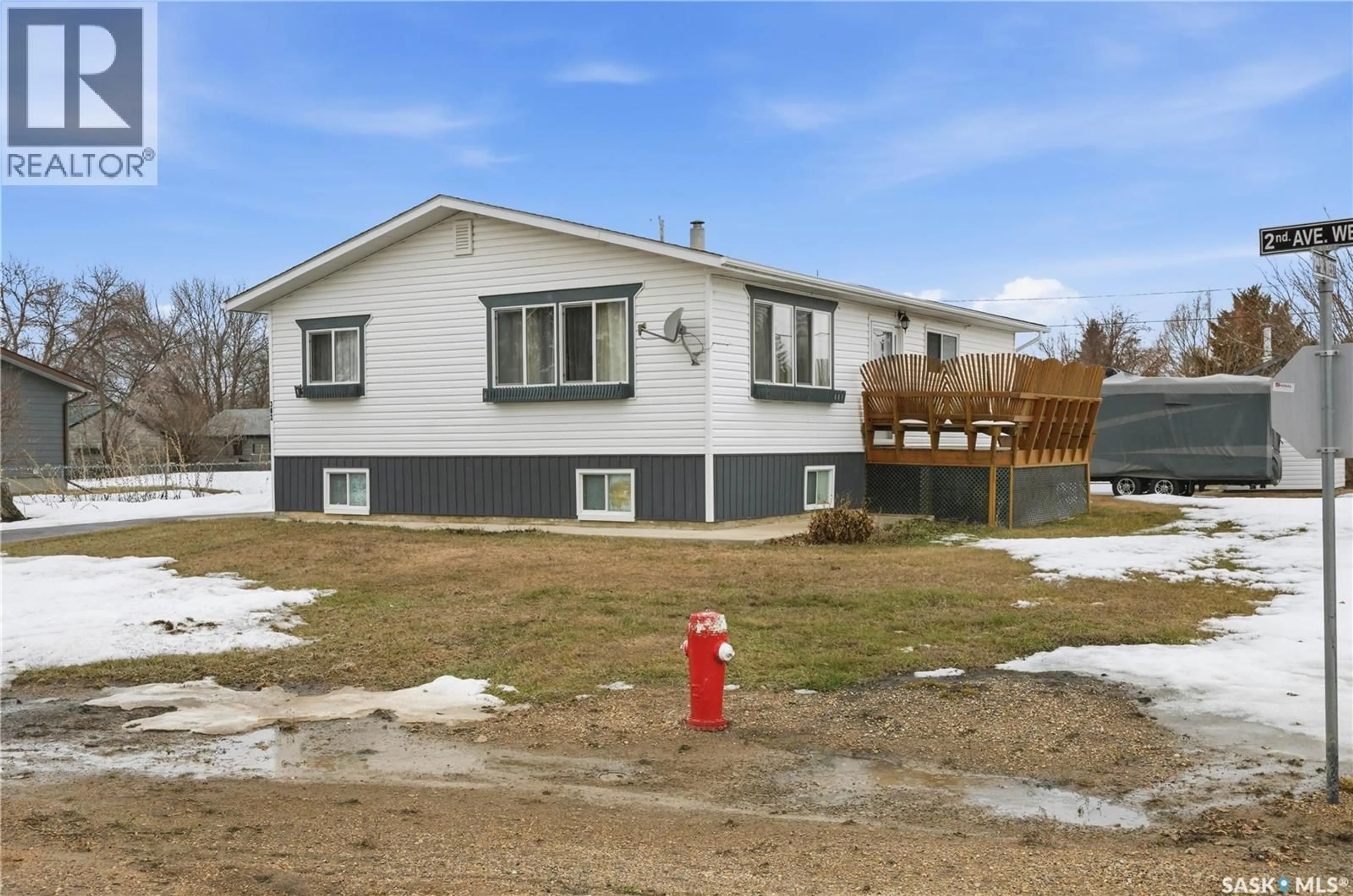 Home with vinyl exterior material, unknown for 302 2ND AVENUE, Blaine Lake Saskatchewan S0J0J0
