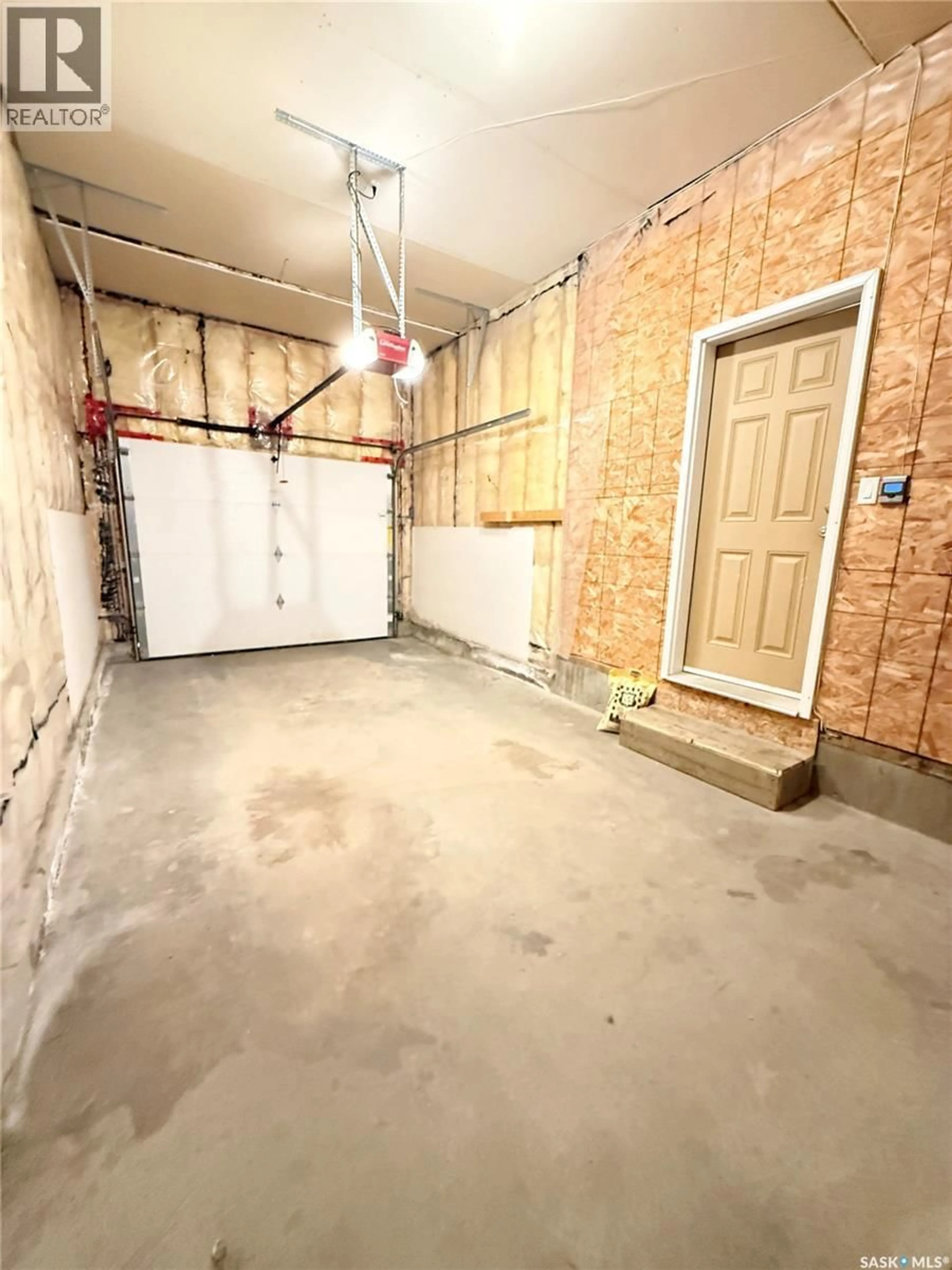 Indoor garage for 602 BARBER CRESCENT, Weyburn Saskatchewan S4H0M9
