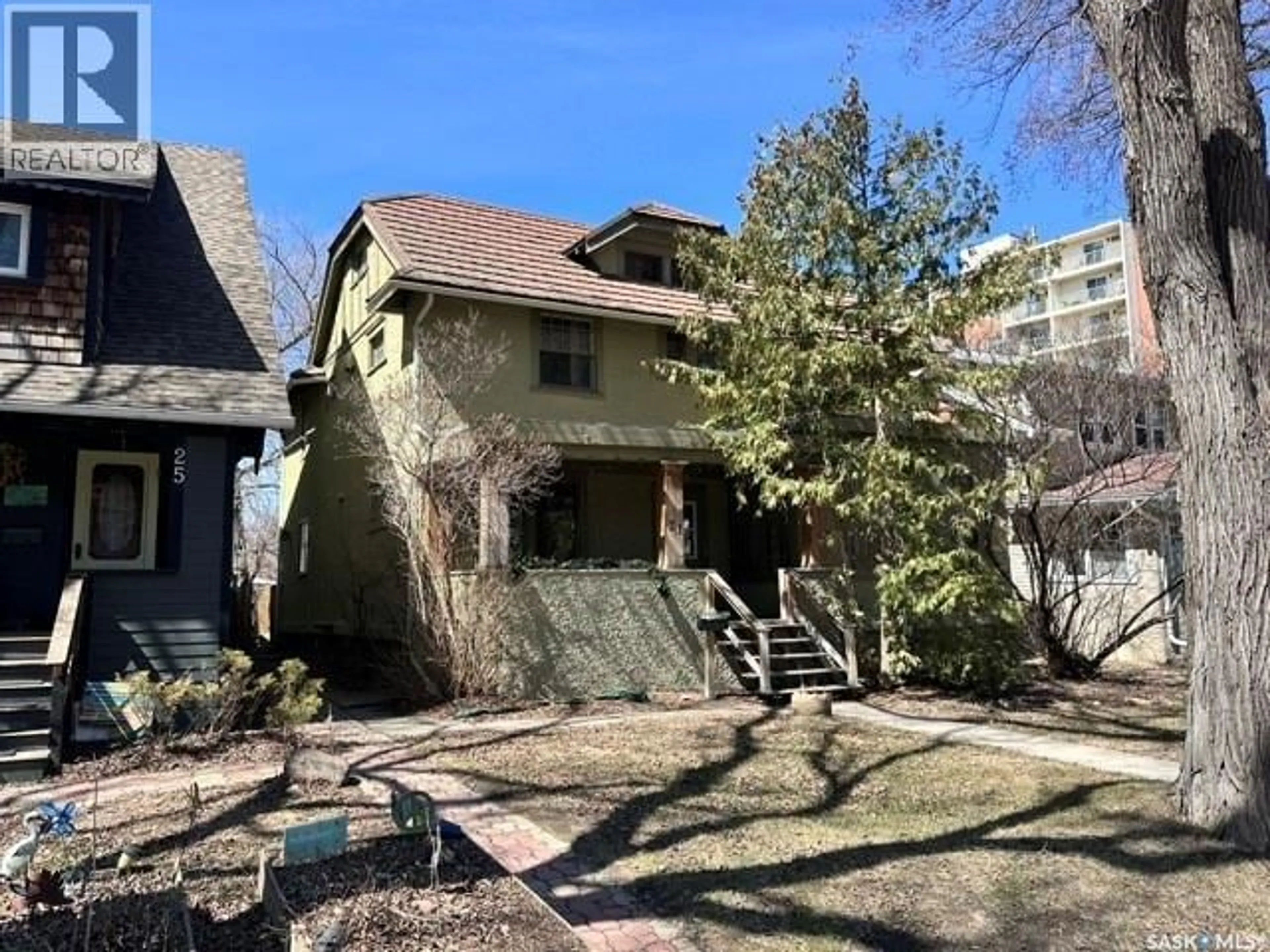 A pic from outside/outdoor area/front of a property/back of a property/a pic from drone, street for 21 ANGUS CRESCENT, Regina Saskatchewan S4T6N1