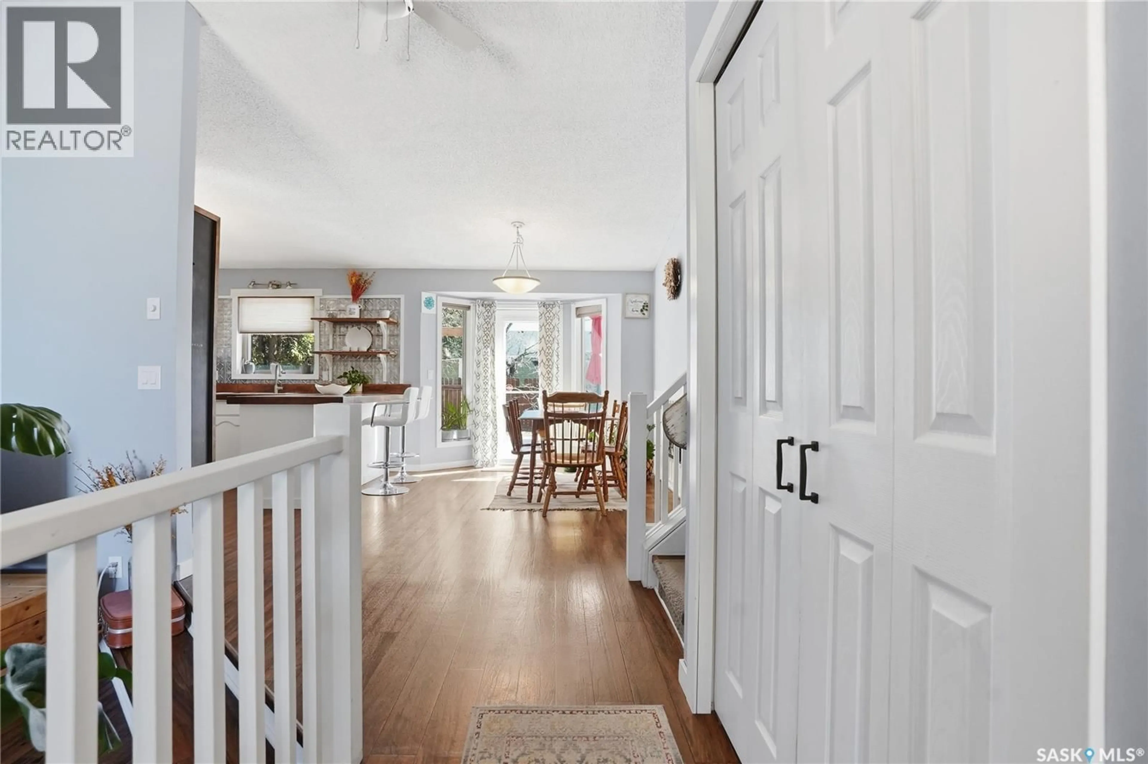 Indoor entryway for 606 HOGG CRESCENT, Saskatoon Saskatchewan S7N3V6