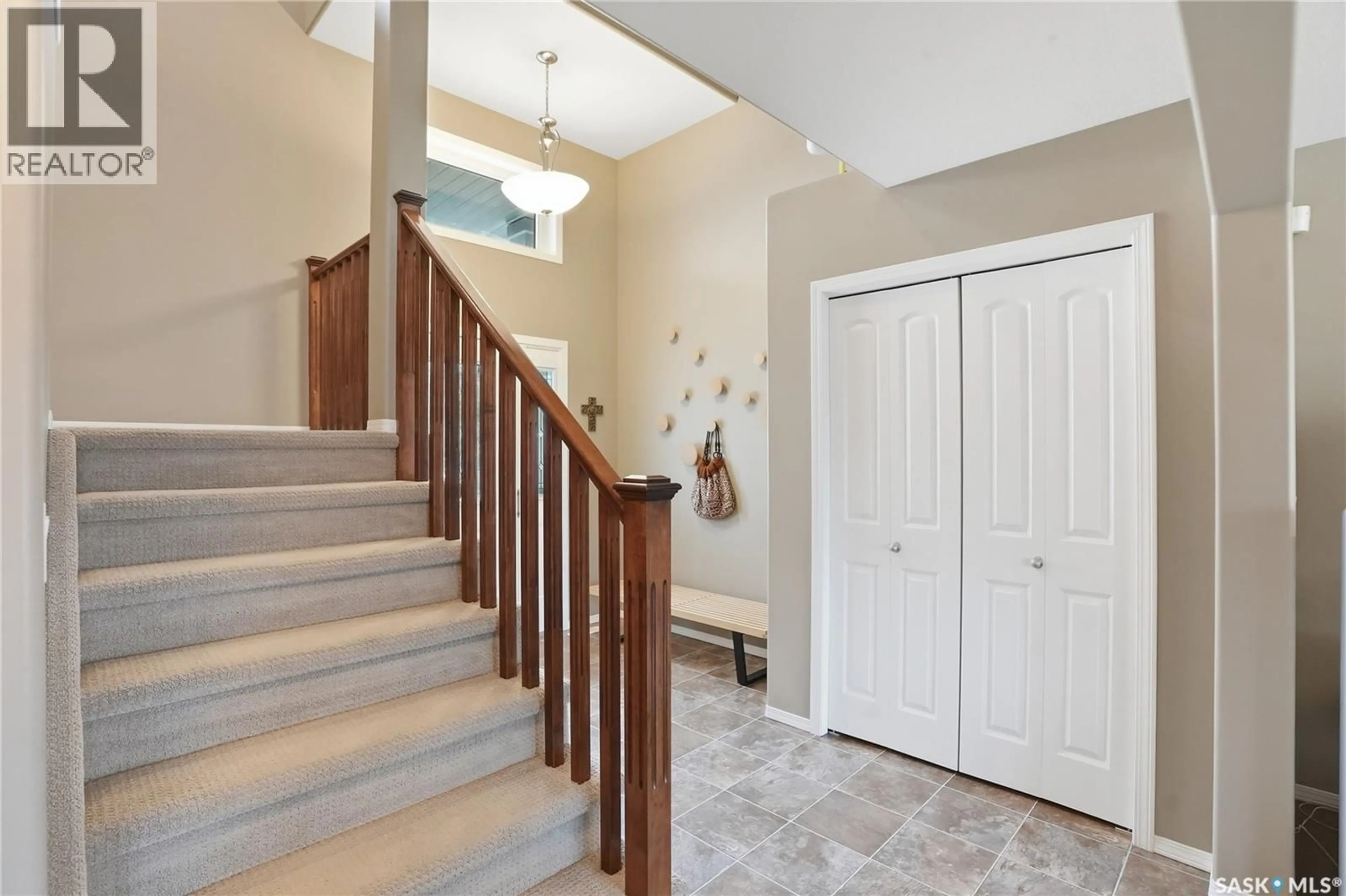 Indoor entryway for 238 STEPNEY CRESCENT, Saskatoon Saskatchewan S7T0A1