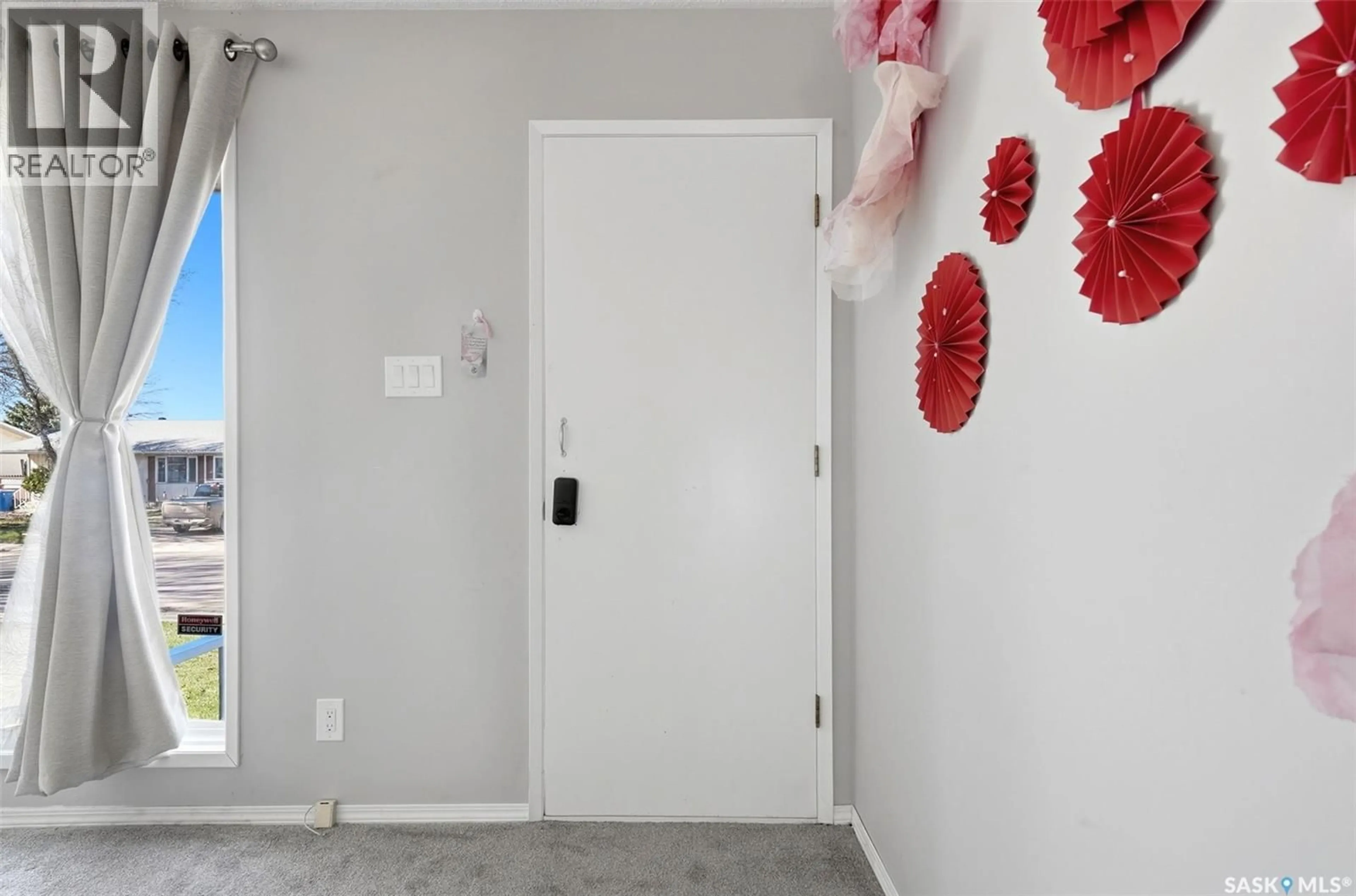 Indoor entryway for 158 TRIFUNOV CRESCENT, Regina Saskatchewan S4R7C9
