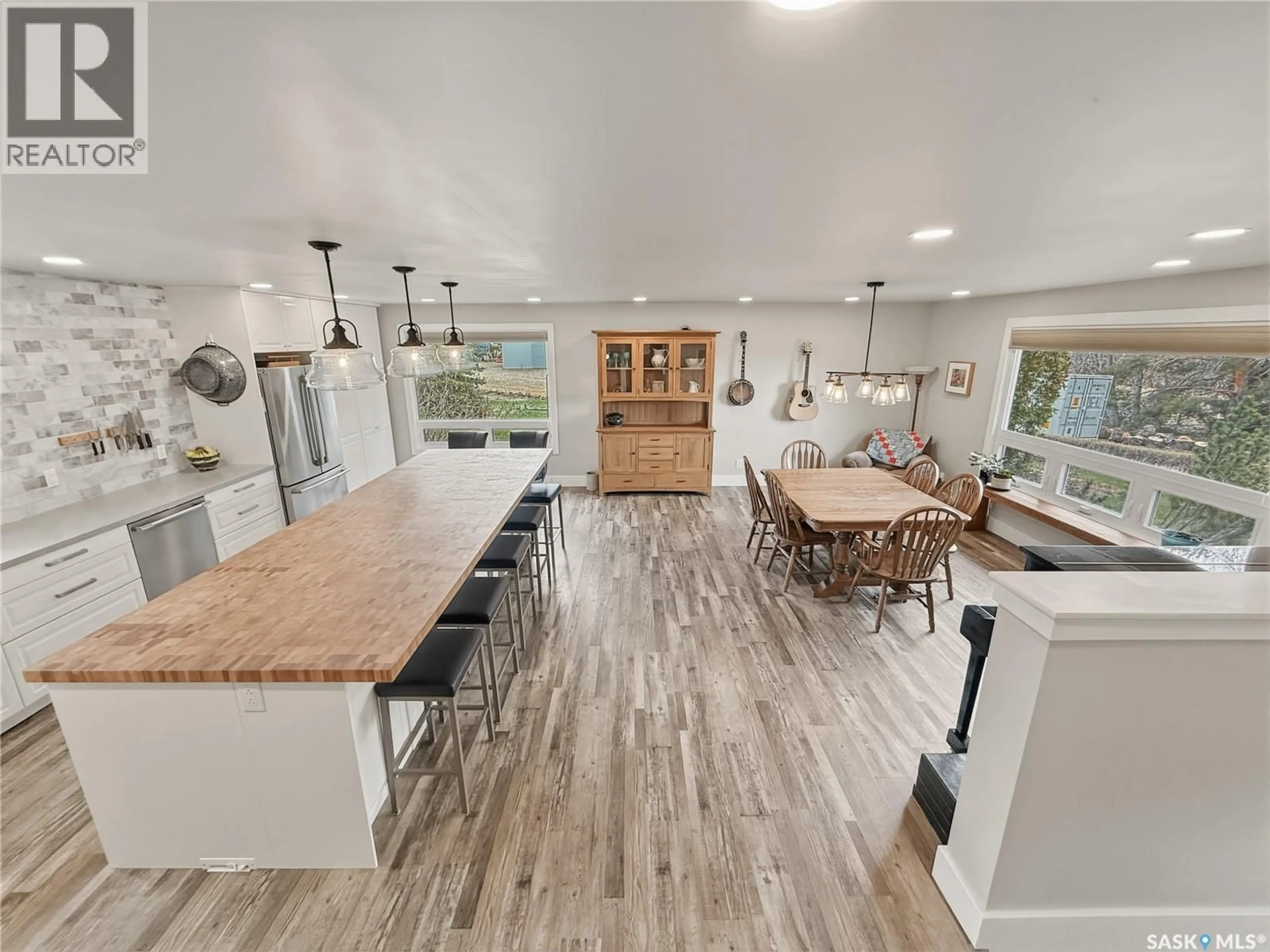 Open concept kitchen, unknown for North - 4 SKYLINE ROAD, Swift Current Rm No. 137 Saskatchewan S9H3W3