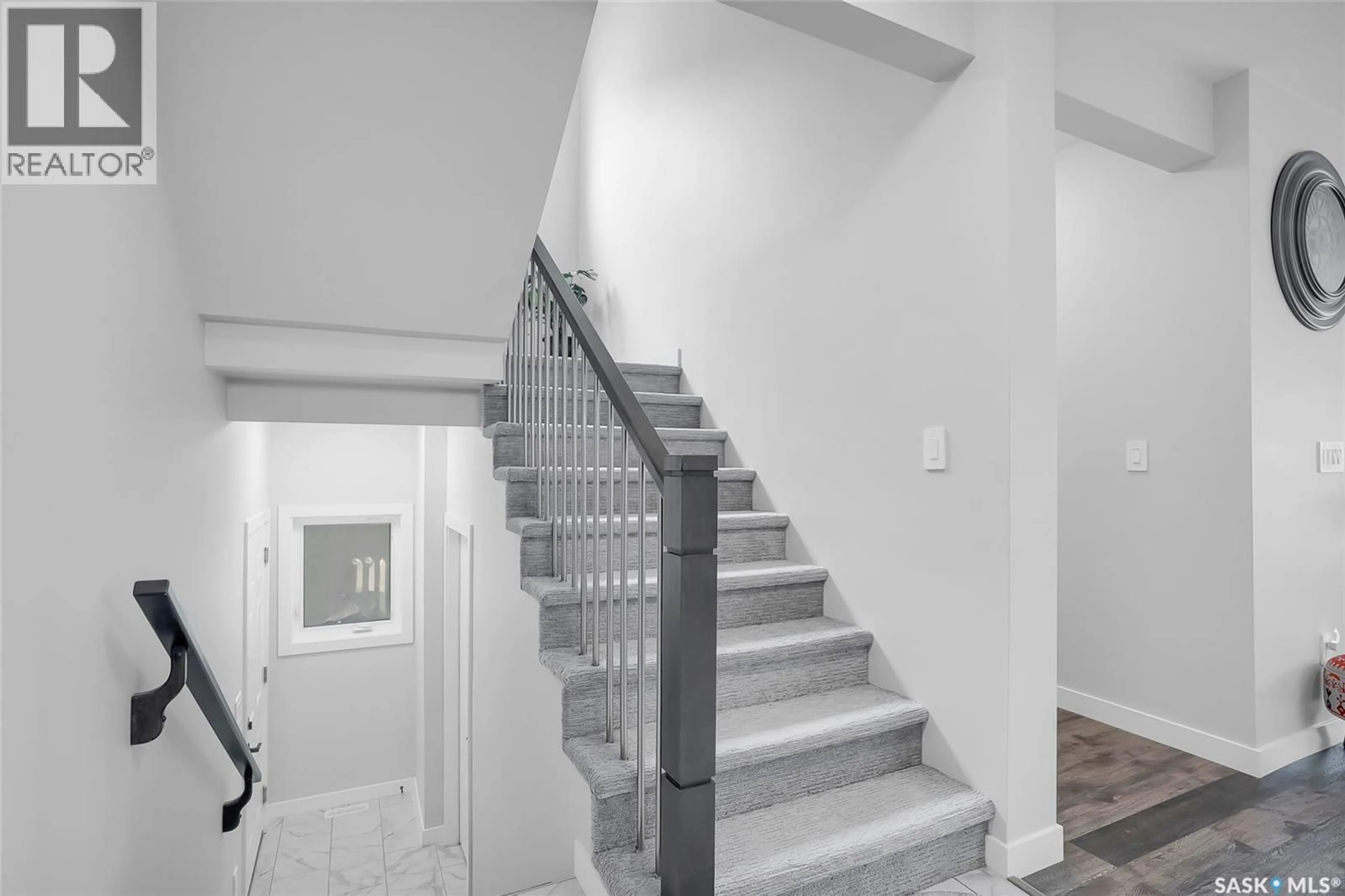 Stairs for 763 DELAINEY COURT, Saskatoon Saskatchewan S7V1P9